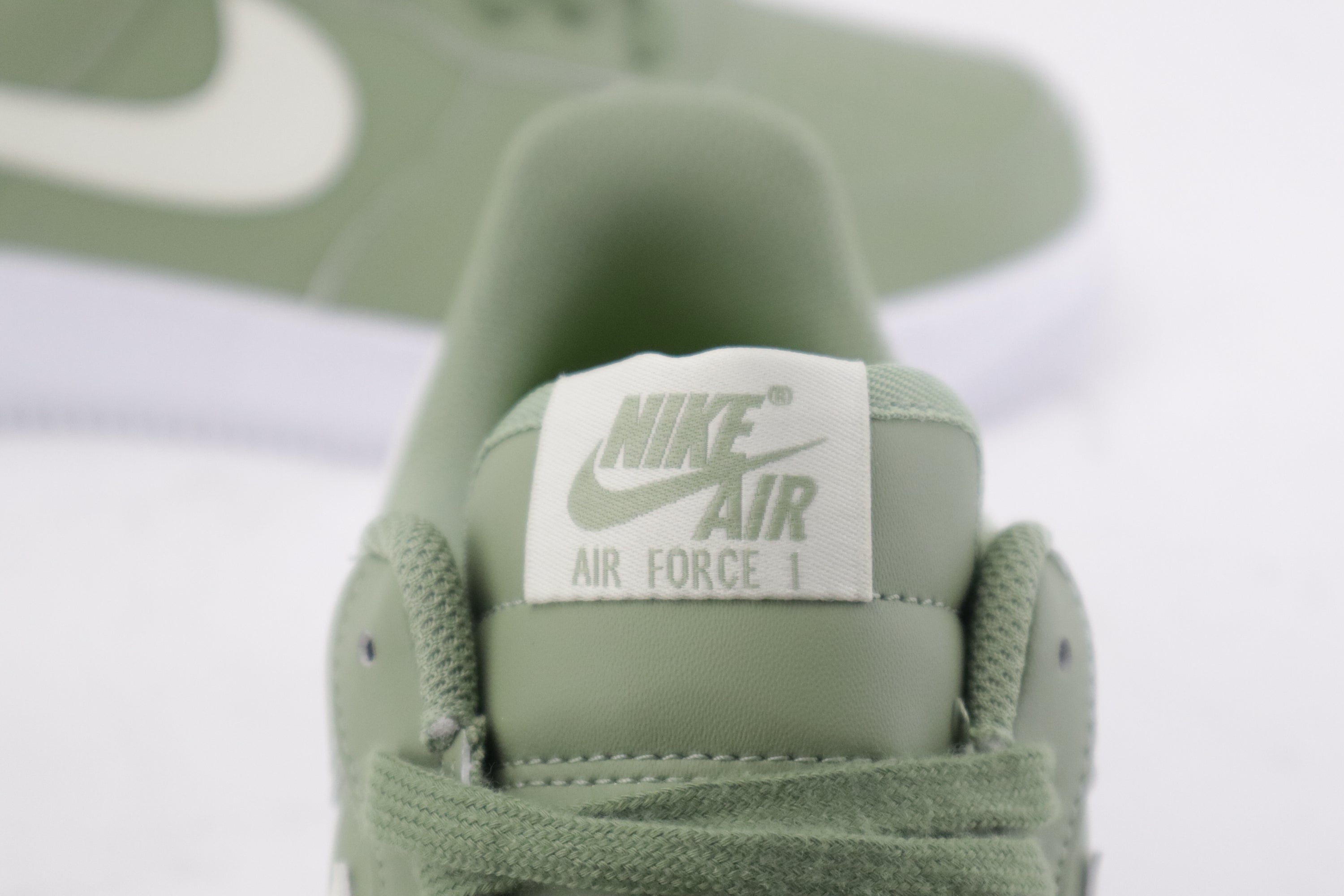 AIR FORCE 1 "OIL GREEN"