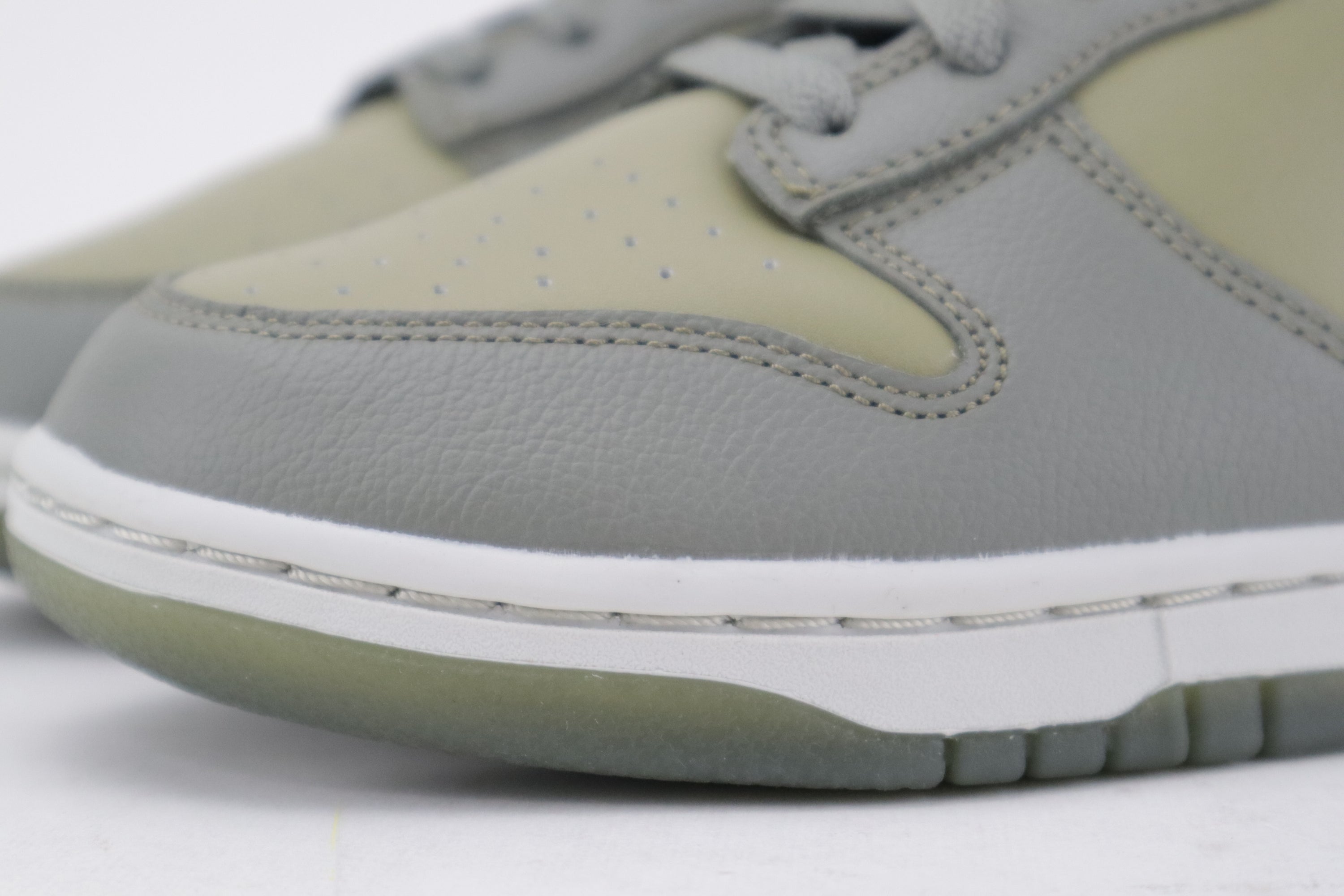 DUNK LOW MID "STUCCO OLIVE"