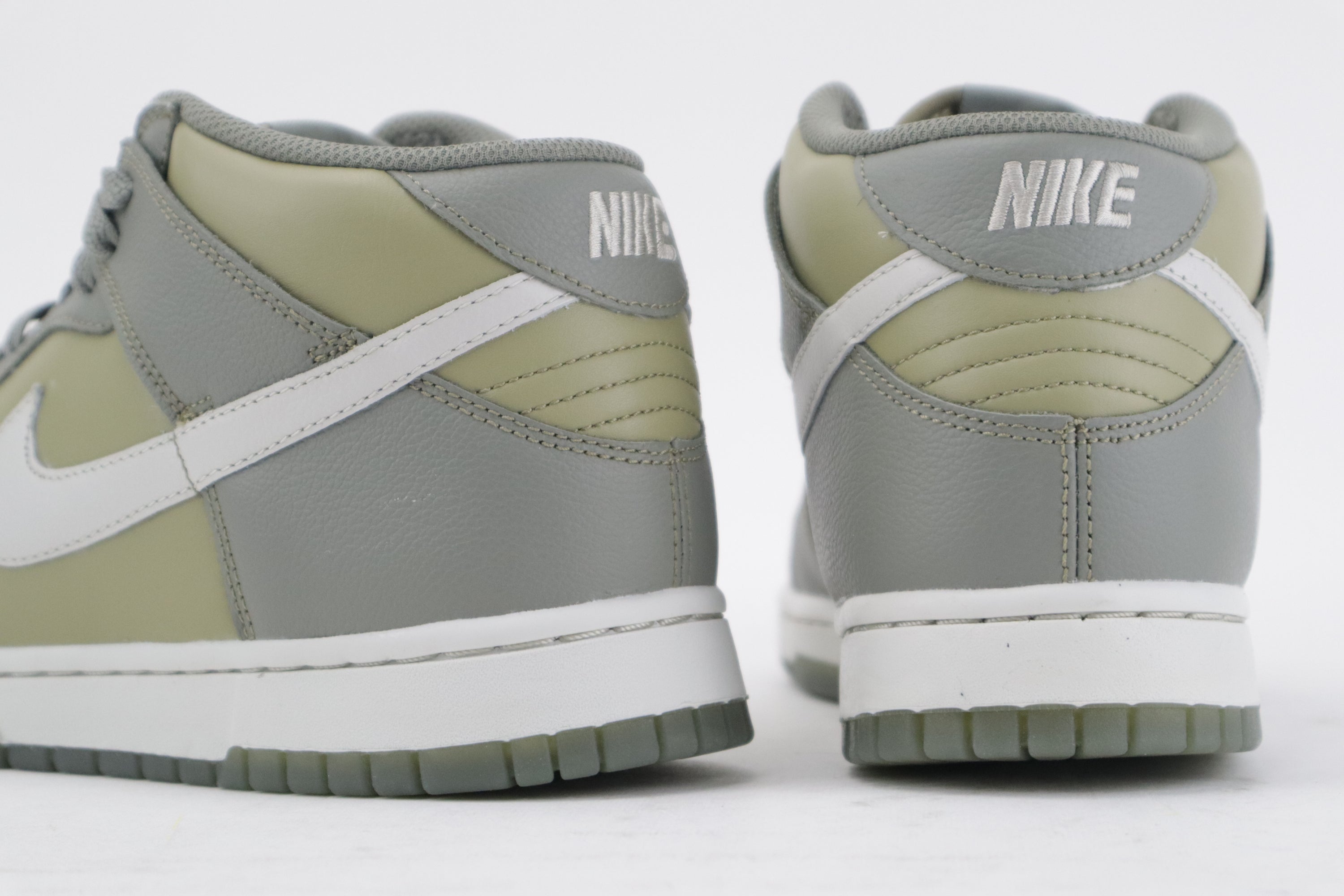 DUNK LOW MID "STUCCO OLIVE"