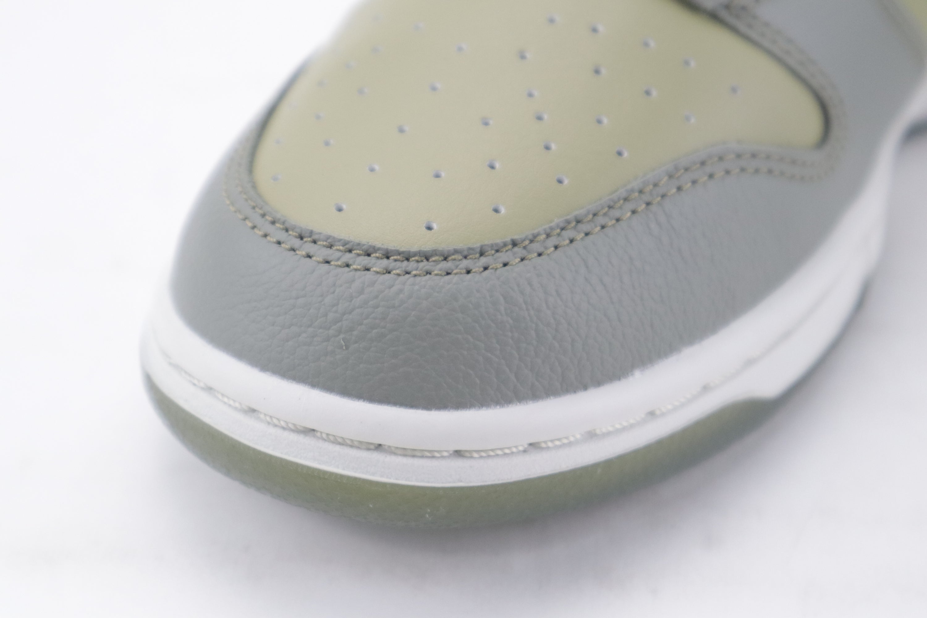 DUNK LOW MID "STUCCO OLIVE"