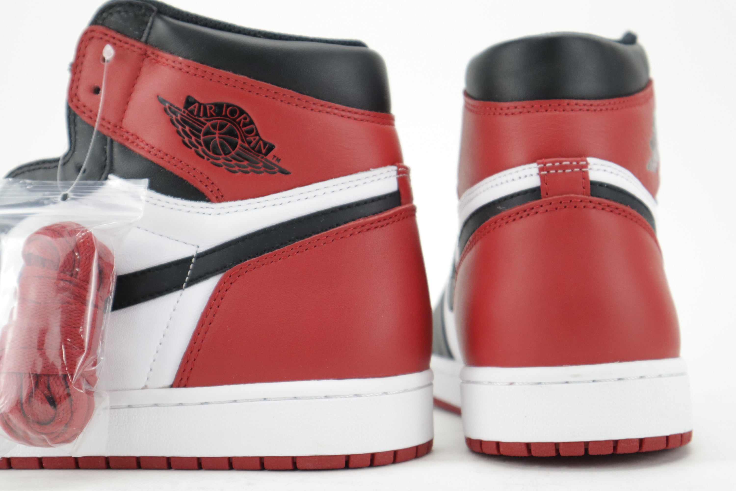 1 RETRO HIGH OG "BLACK TOE" 2016