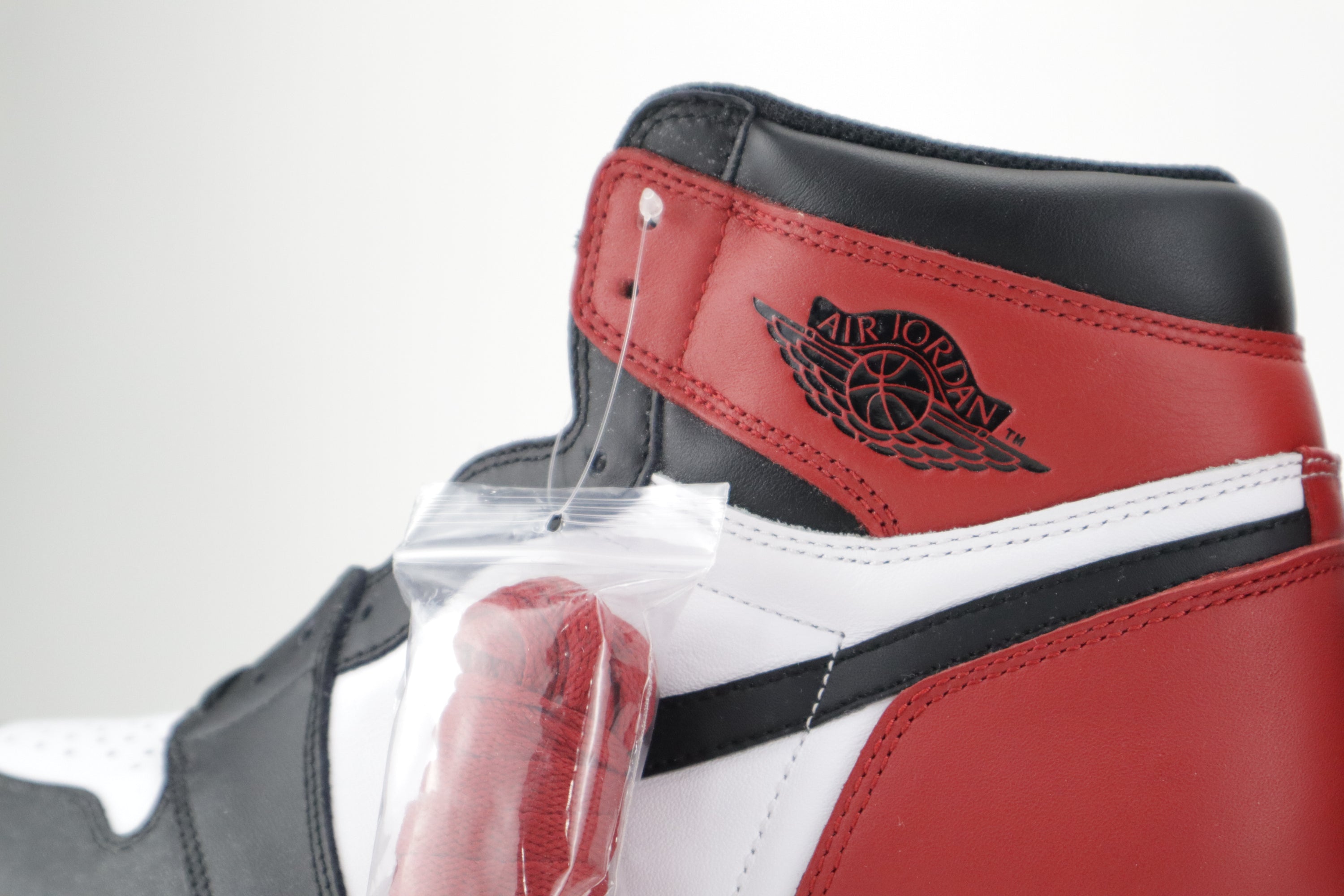 1 RETRO HIGH OG "BLACK TOE" 2016