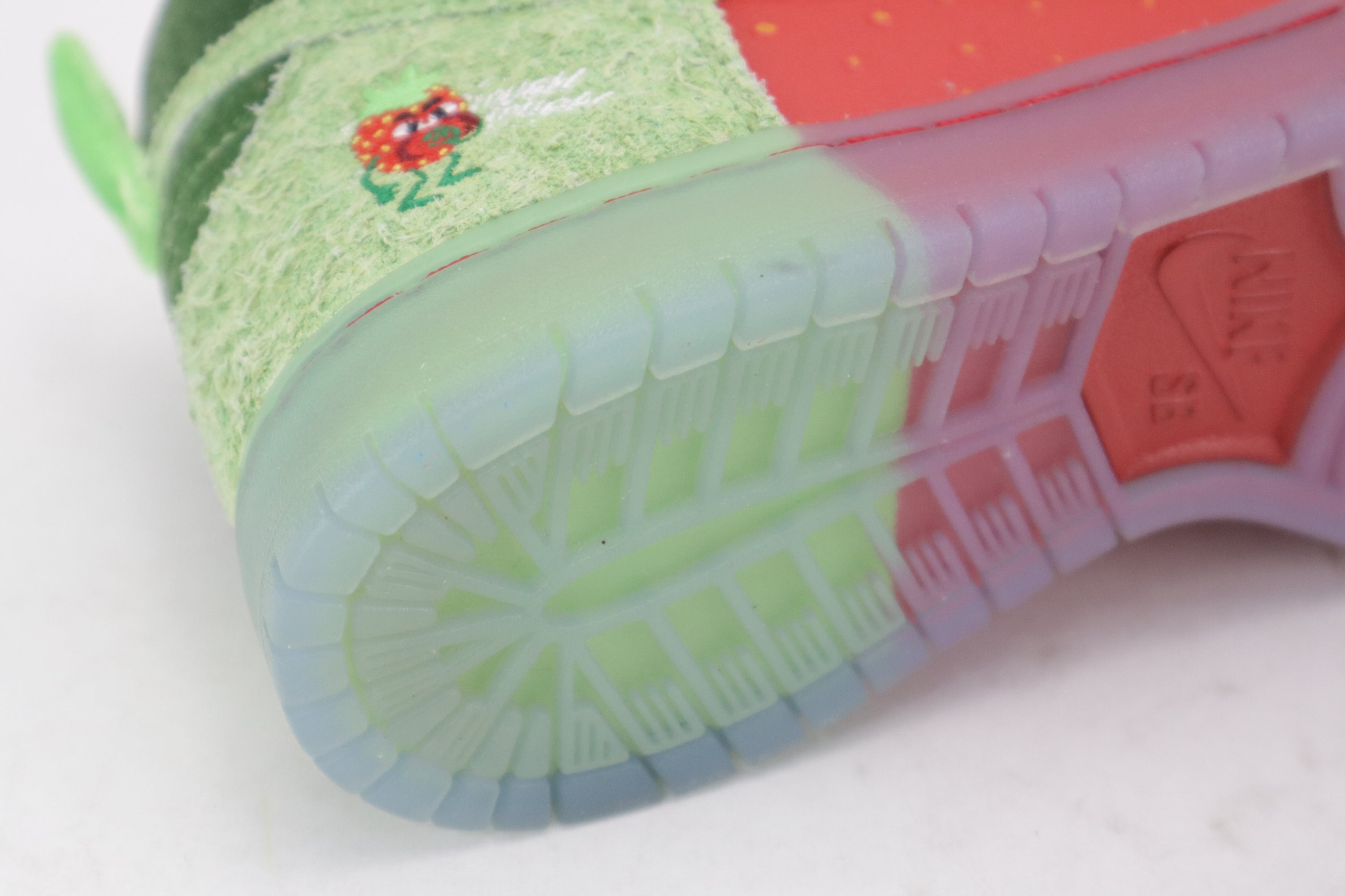 DUNK HIGH PRO QS "STRAWBERRY COUGH"