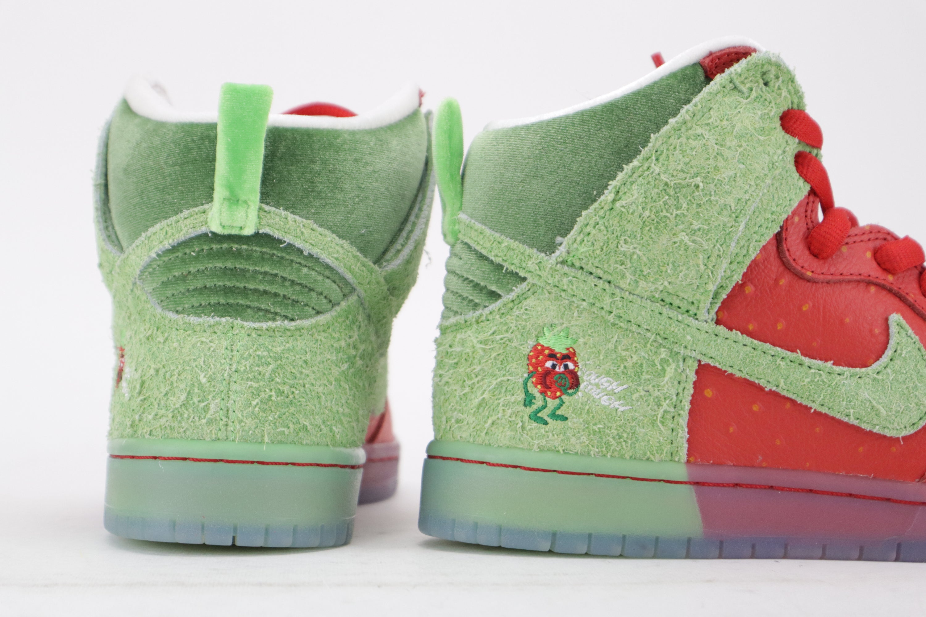DUNK HIGH PRO QS "STRAWBERRY COUGH"