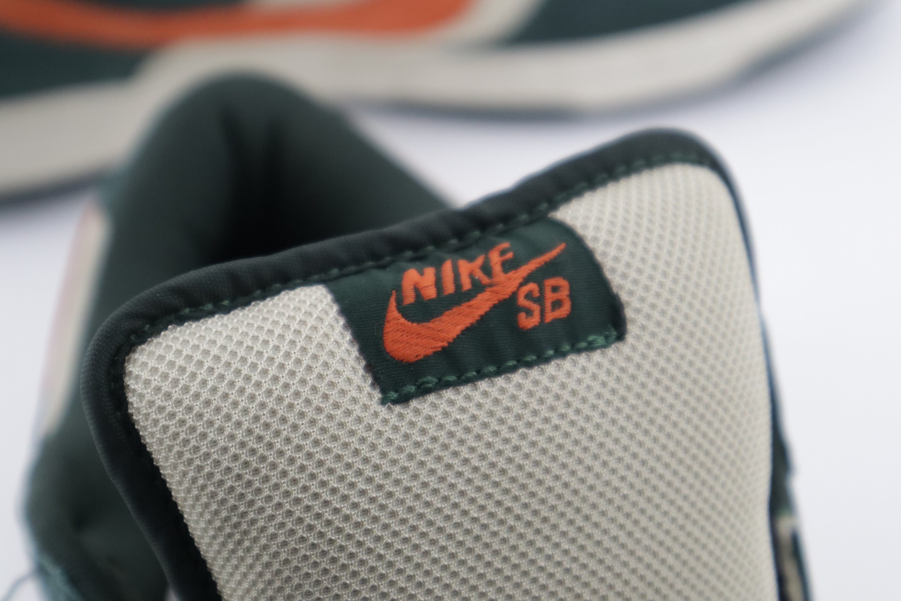 DUNK LOW PRO SB "EIRE"