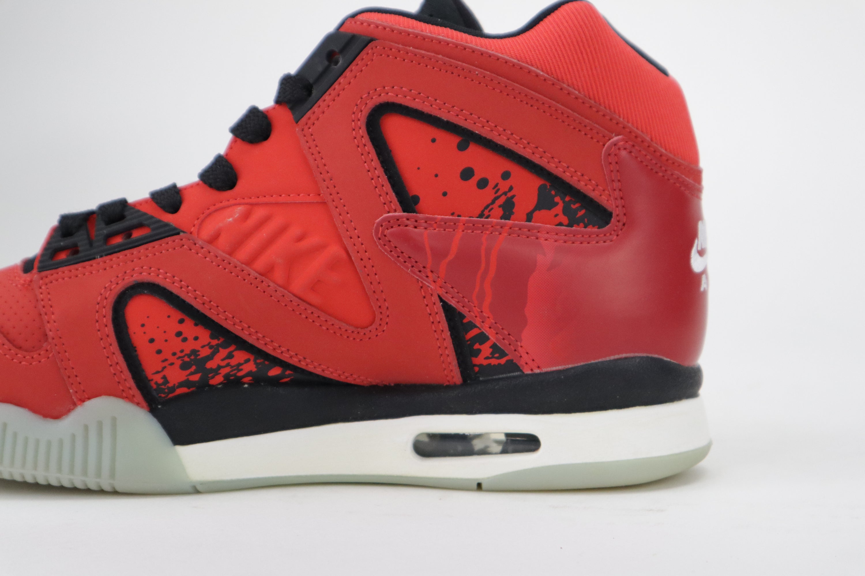 AIR TECH CHALLENGE HYBRID "CHILLING RED"