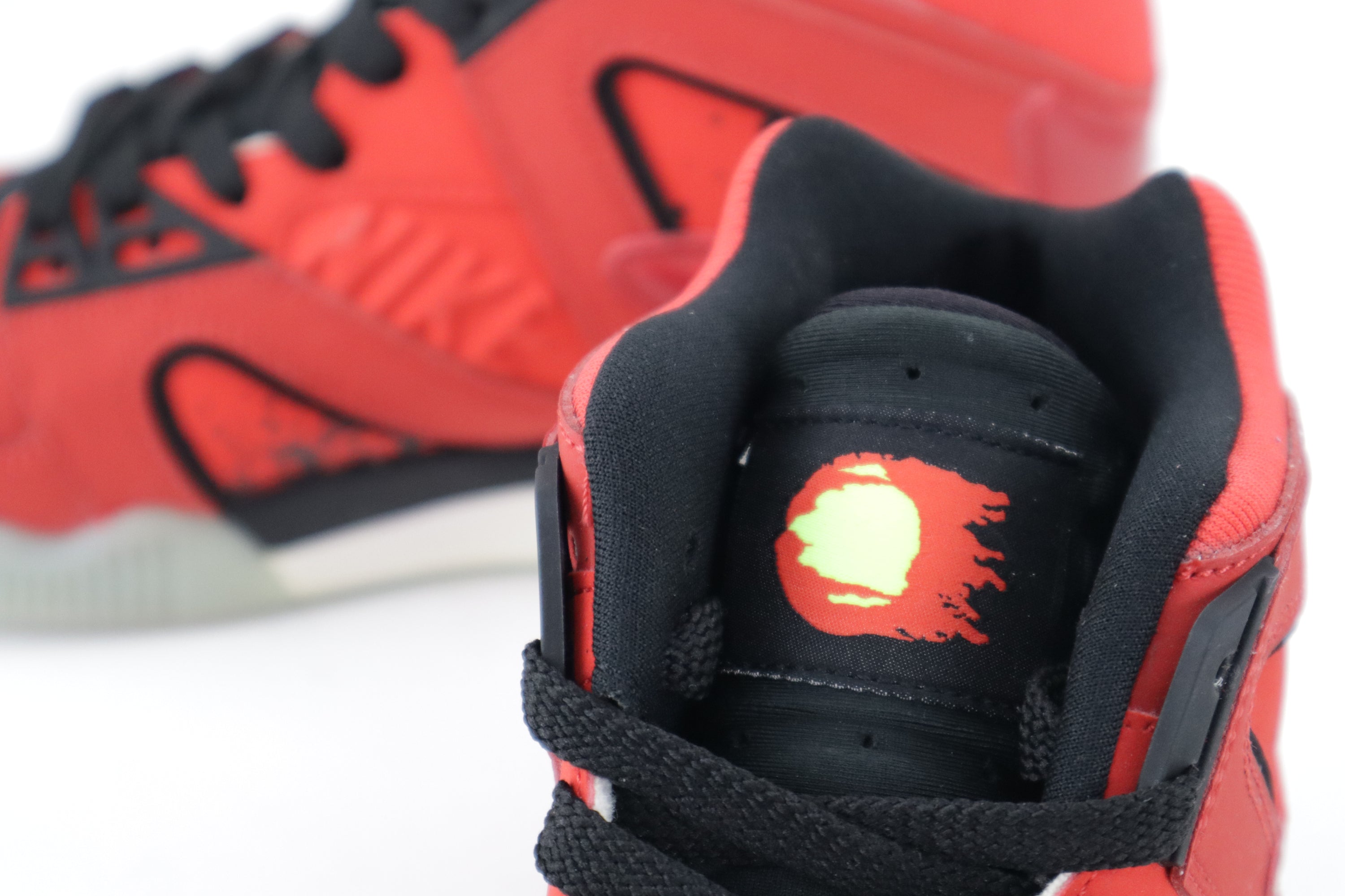 AIR TECH CHALLENGE HYBRID "CHILLING RED"