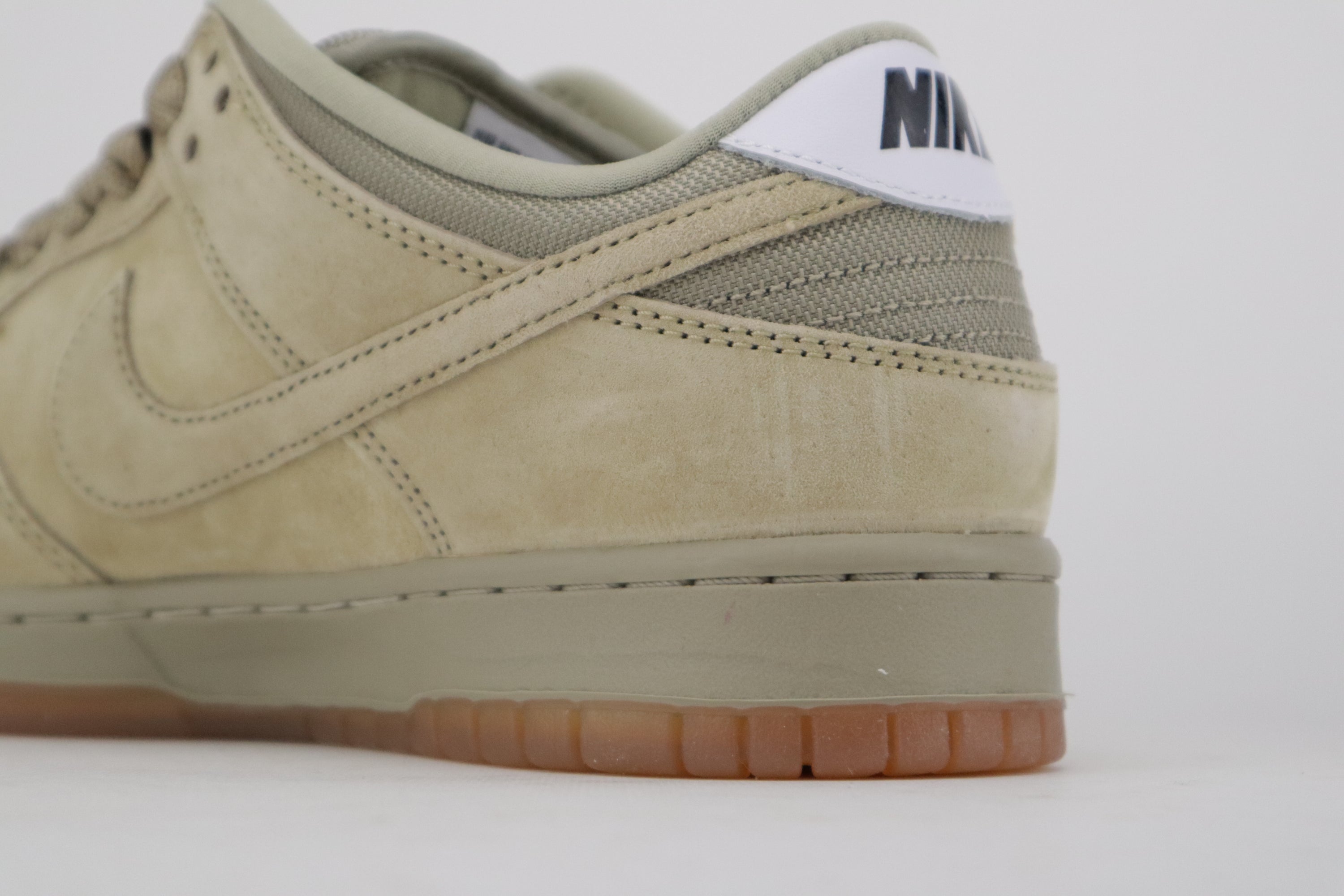 DUNK LOW PRO B "PARACHUTE BEIGE"