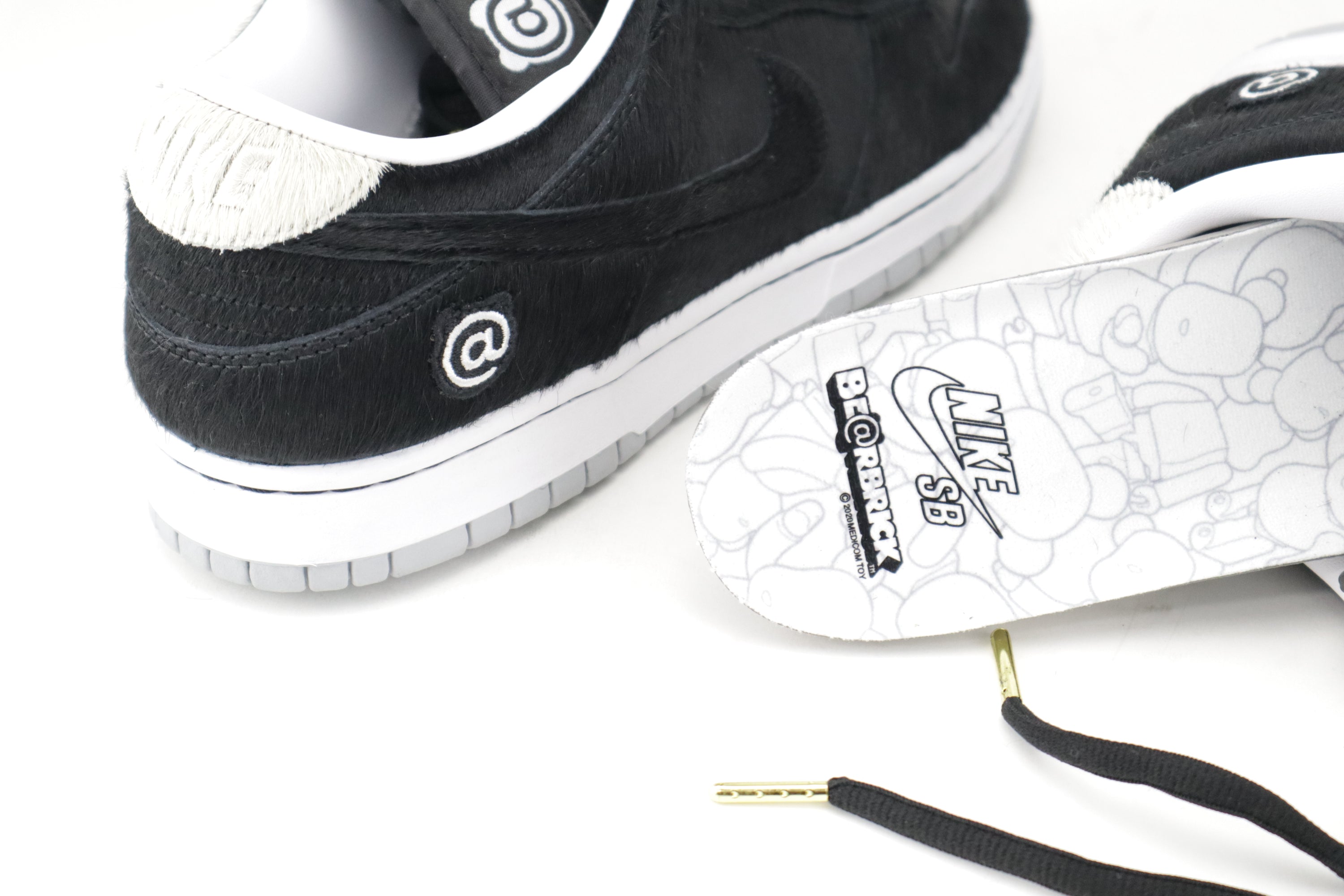 DUNK LOW SB X MEDICOM TOY "BEARBRICK"