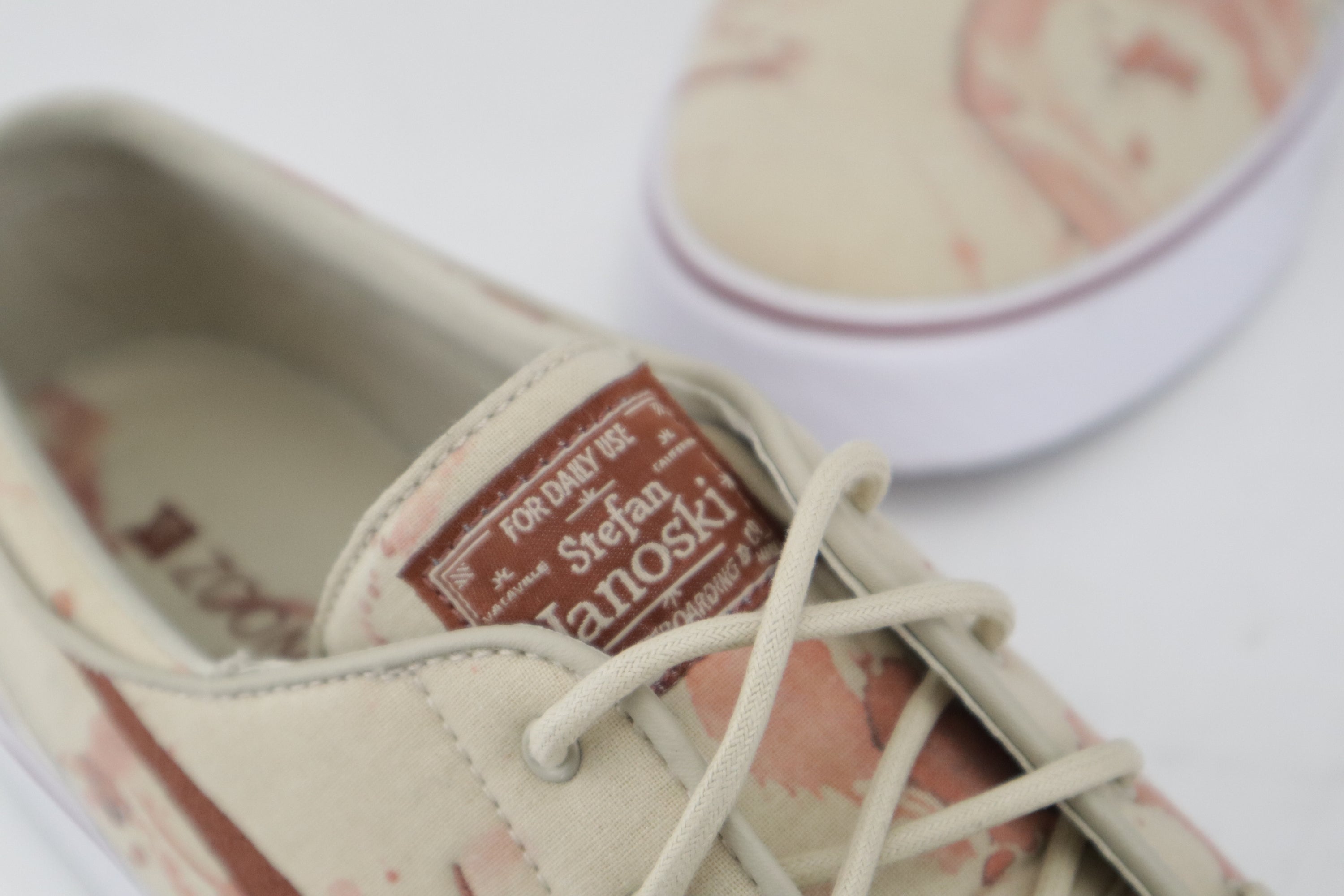 ZOOM STEFAN JANOSKI "BLOOD STRAIN WINO"