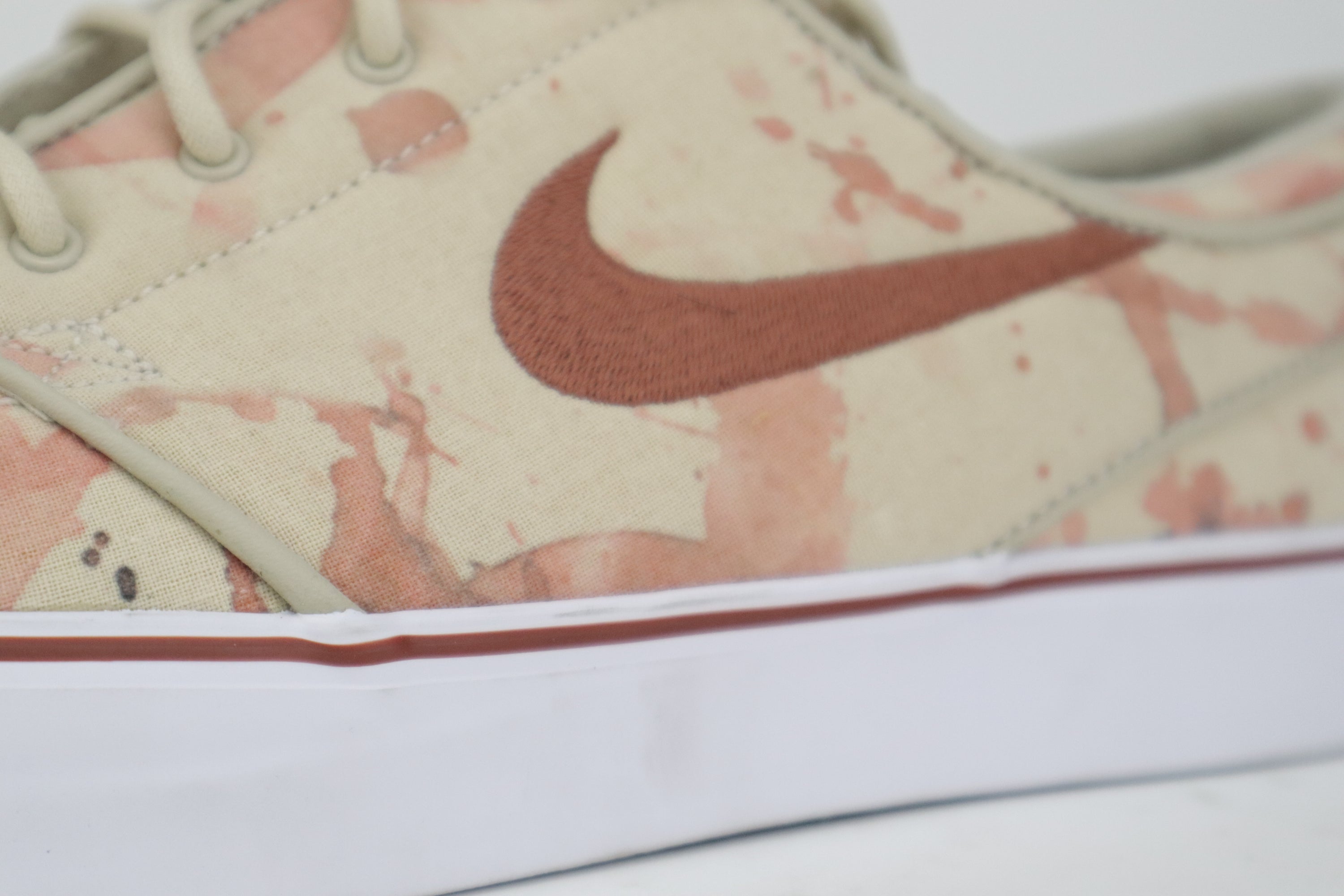 ZOOM STEFAN JANOSKI "BLOOD STRAIN WINO"