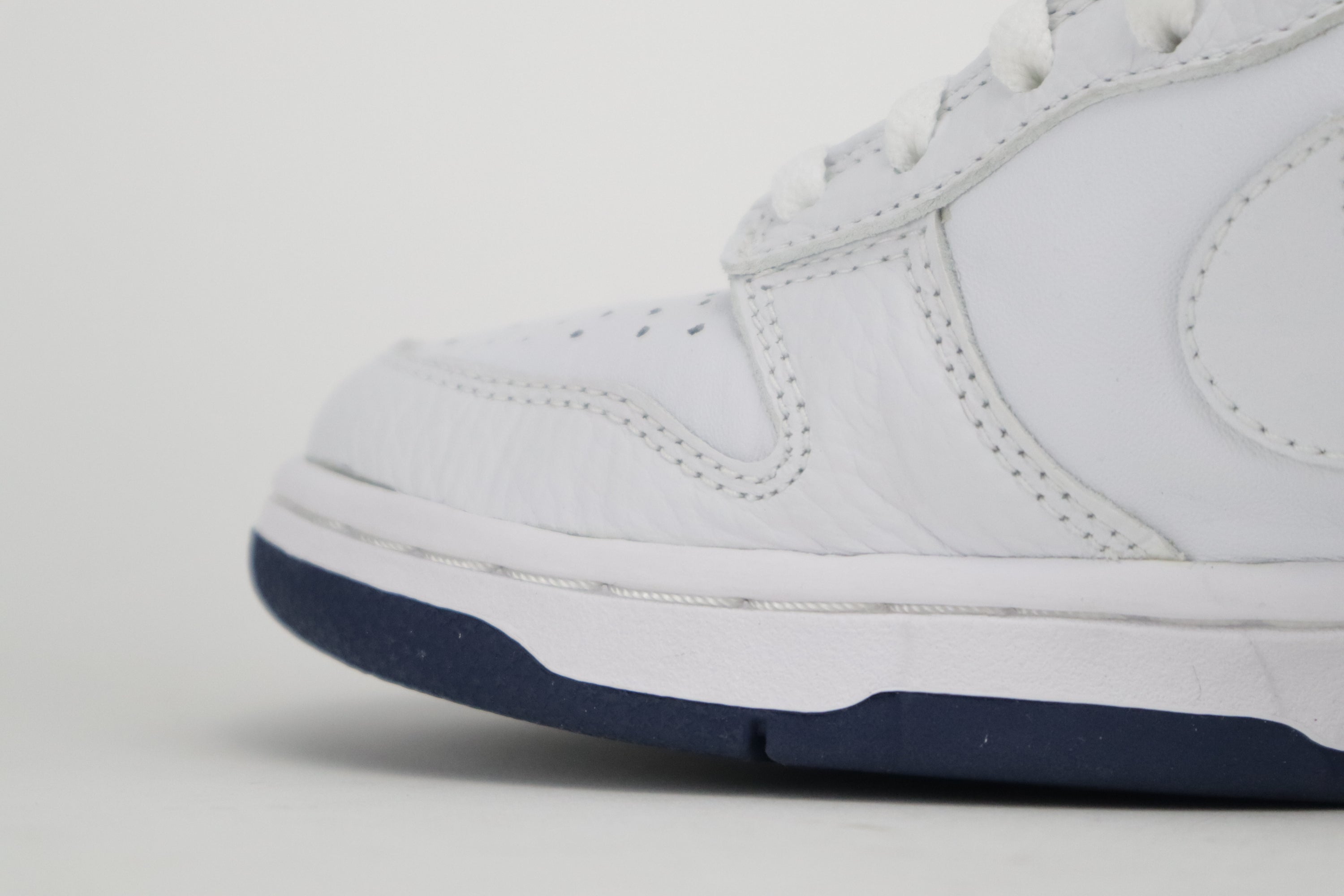DUNK LOW PRO "WHITE NAVY"