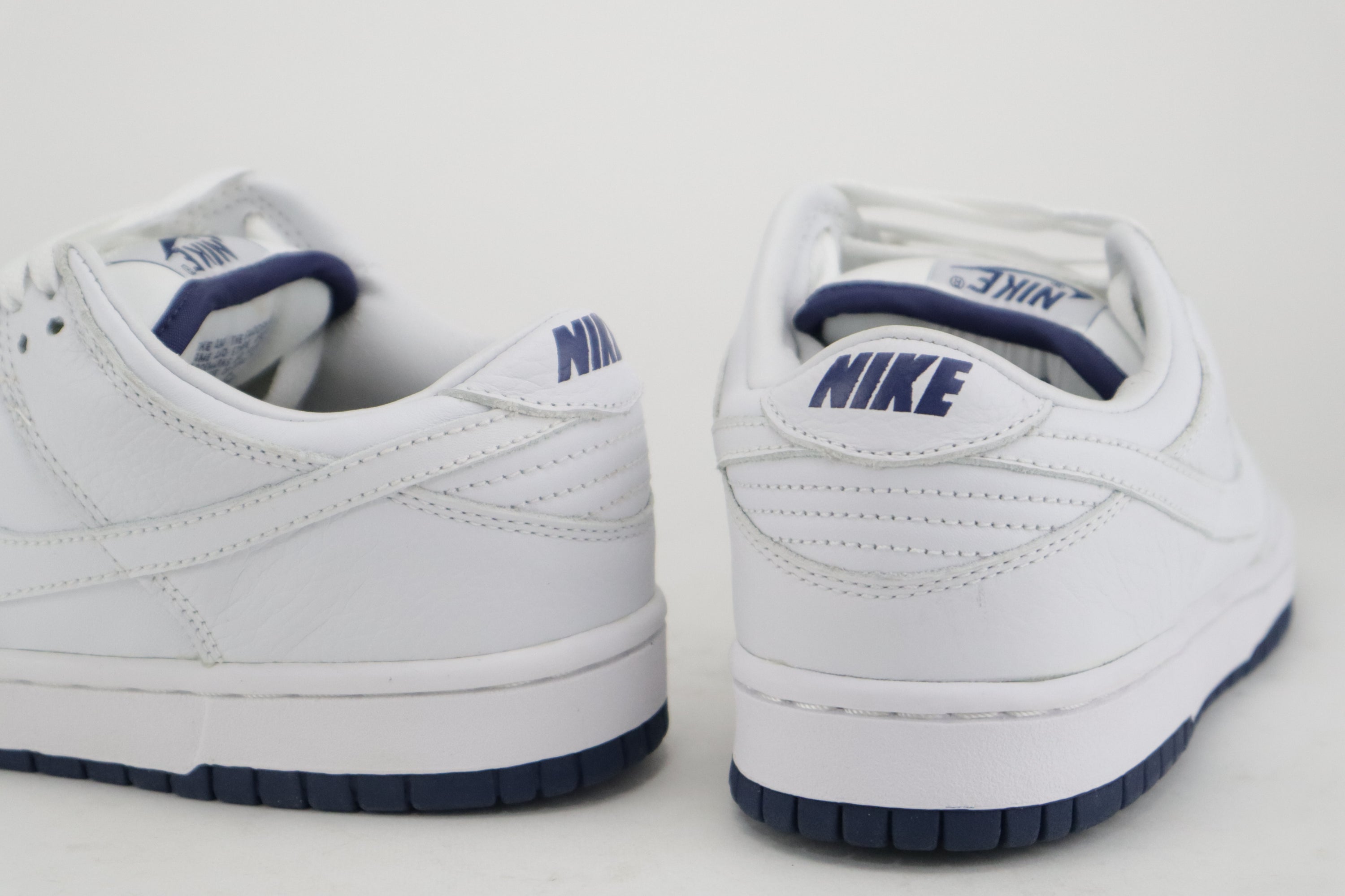 DUNK LOW PRO "WHITE NAVY"
