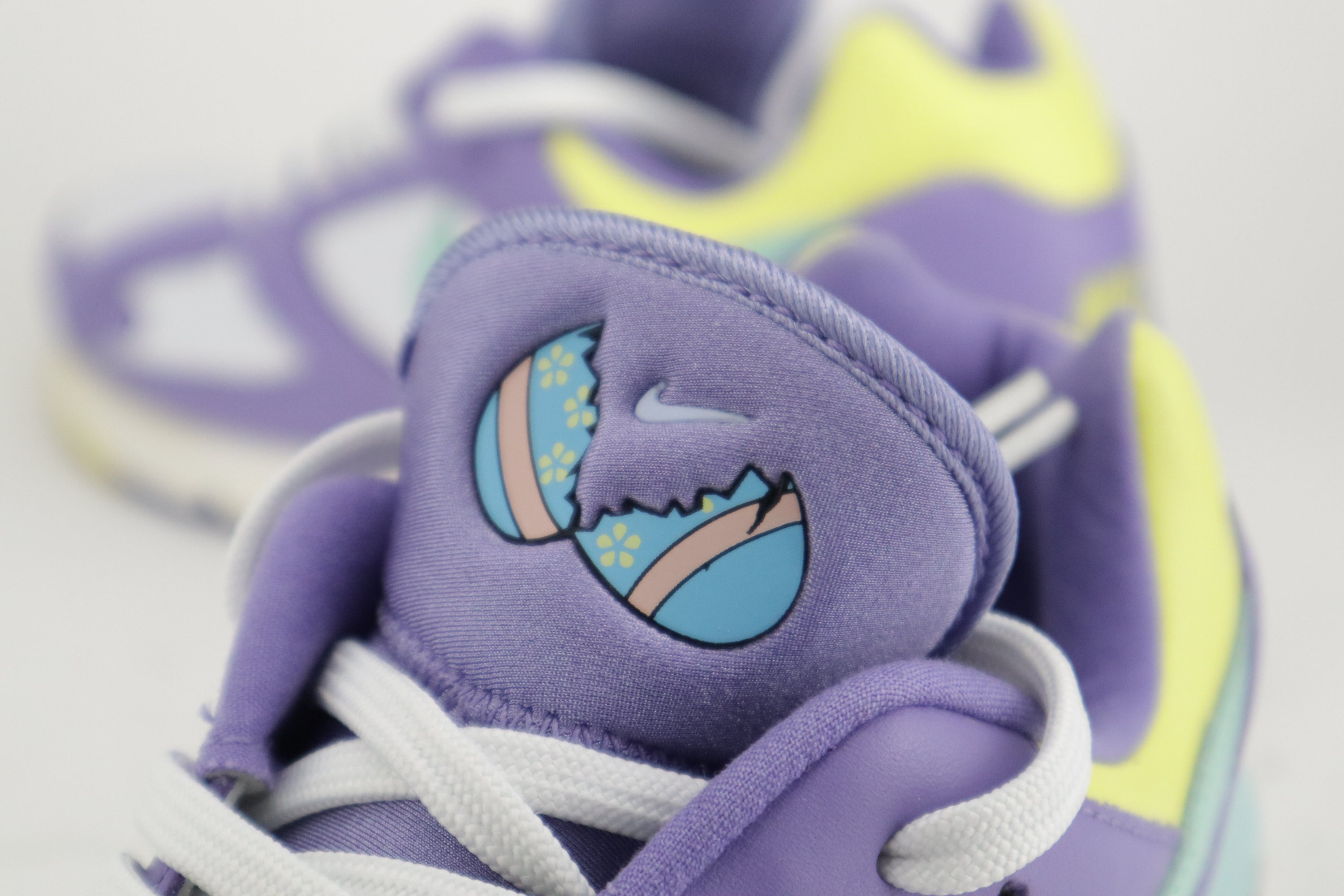 AIR MAX 180 "EASTER EGG"