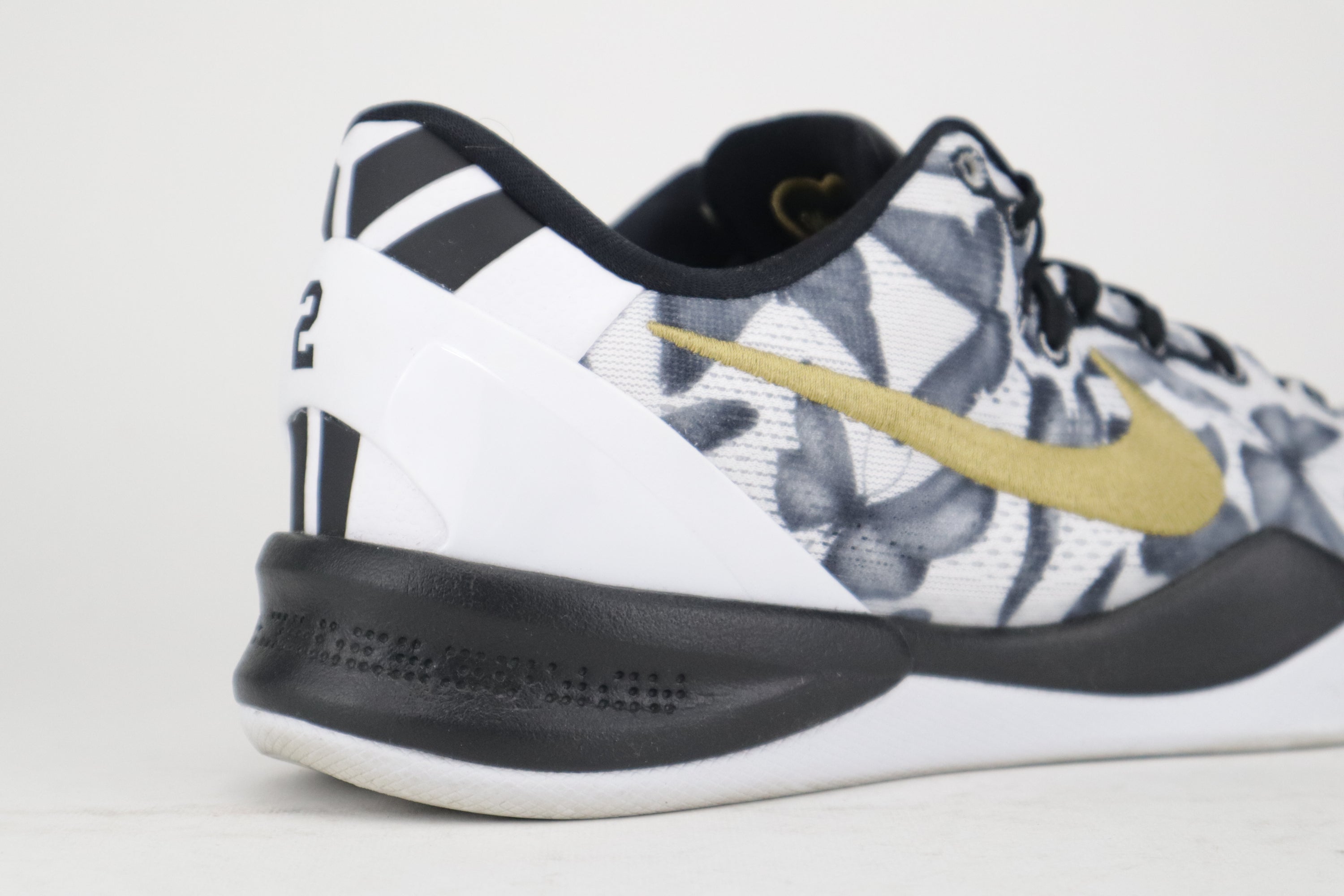 KOBE VIII PROTRO "GIGI"