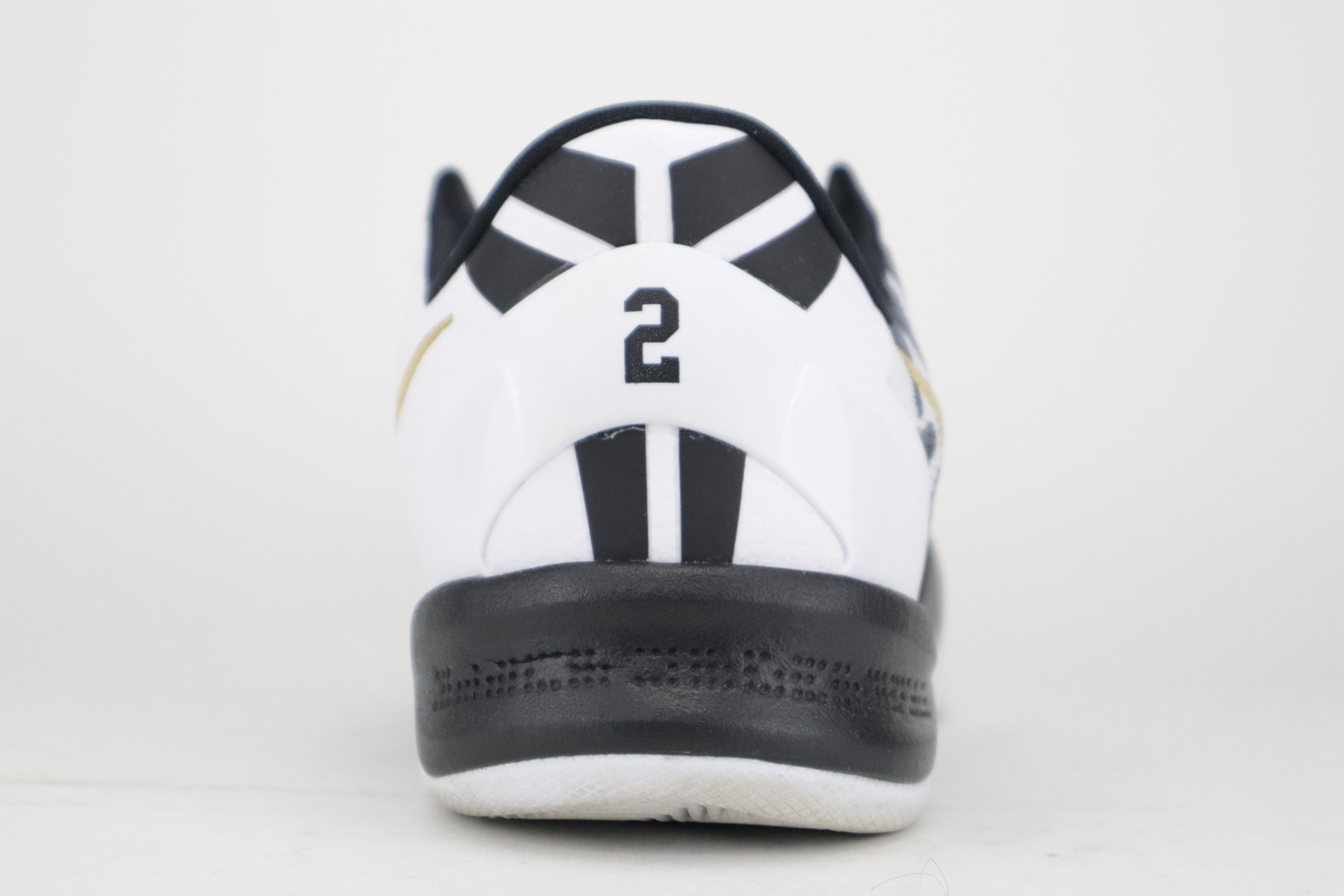 KOBE VIII PROTRO "GIGI"