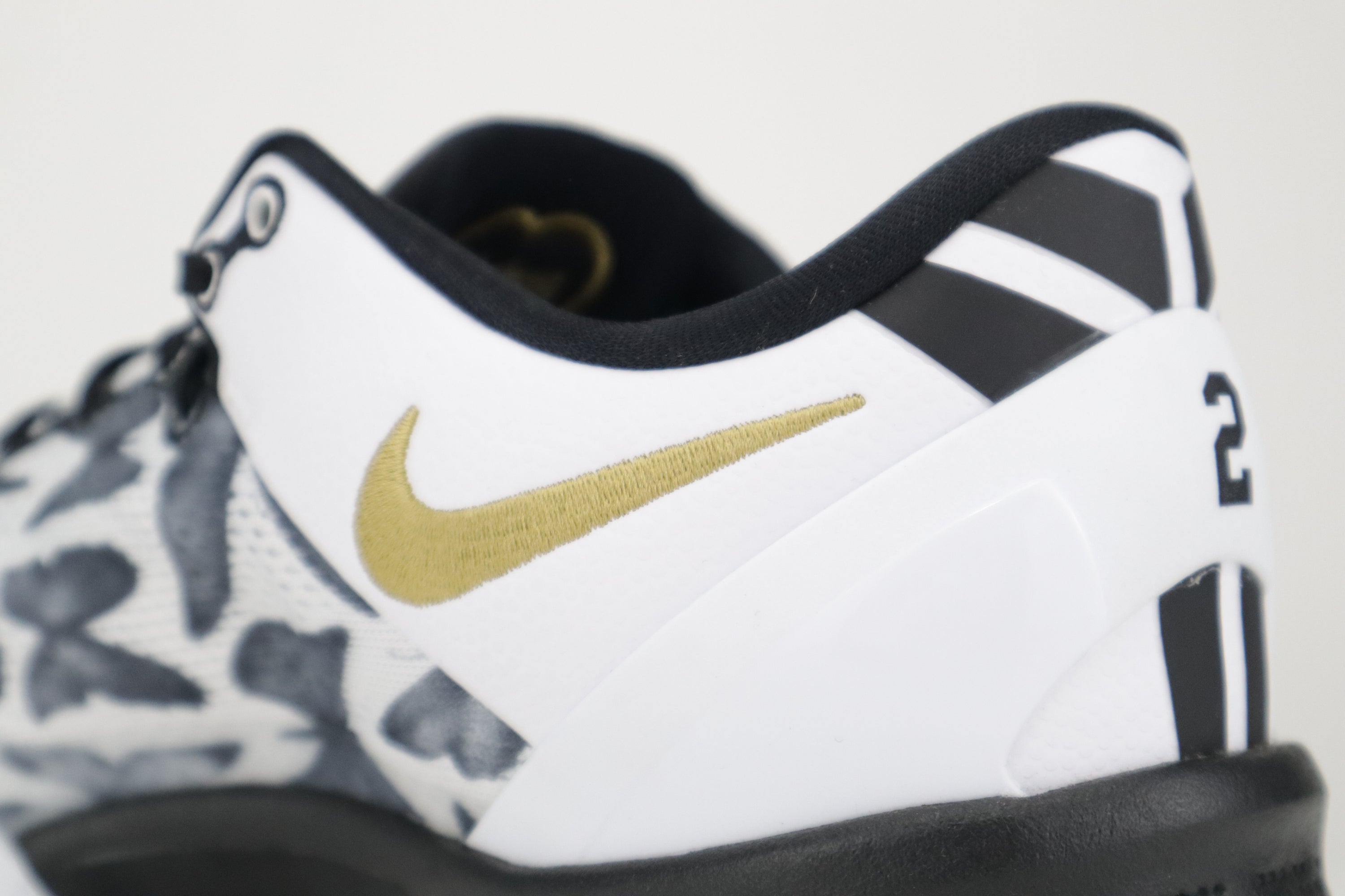 KOBE VIII PROTRO "GIGI"