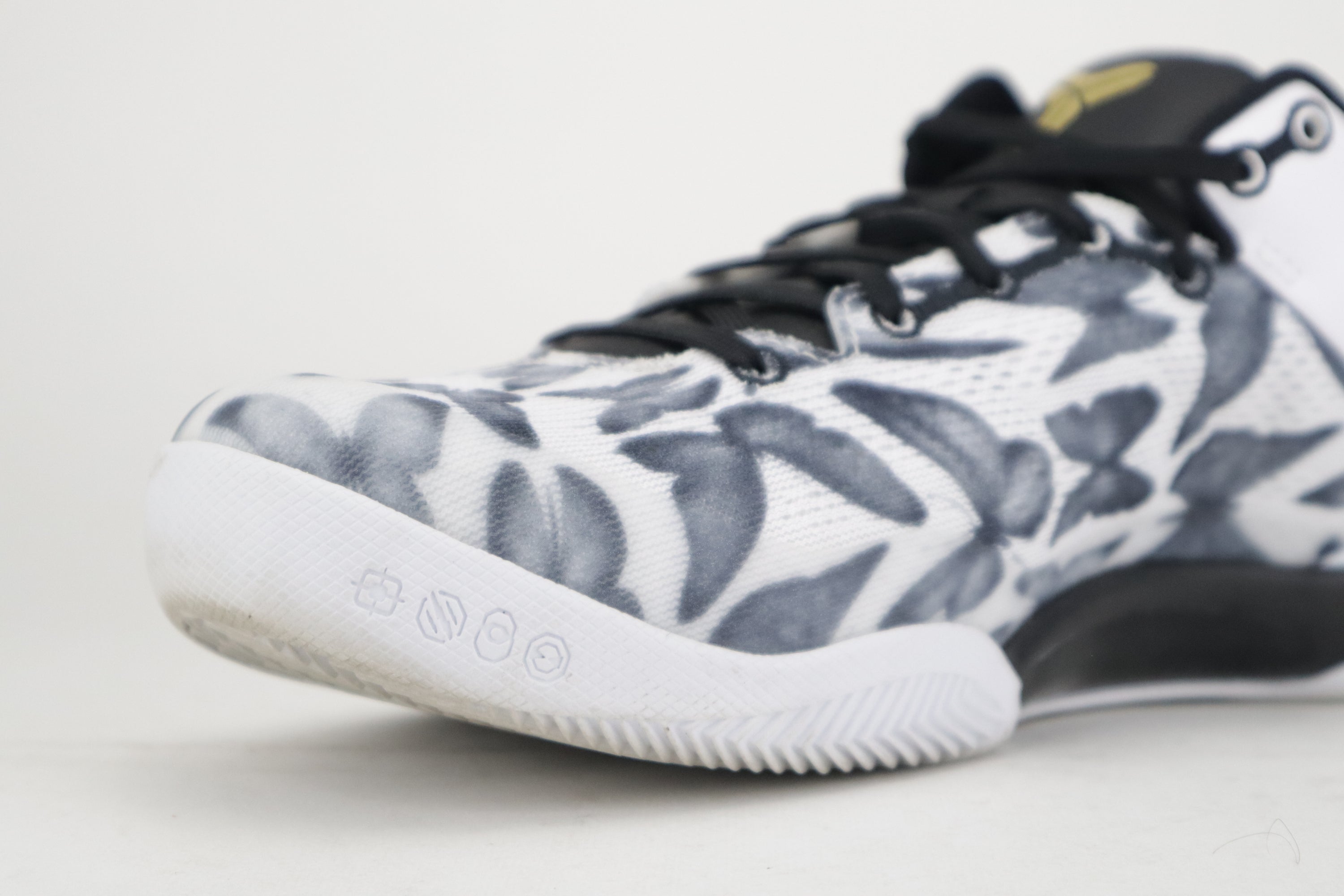 KOBE VIII PROTRO "GIGI"