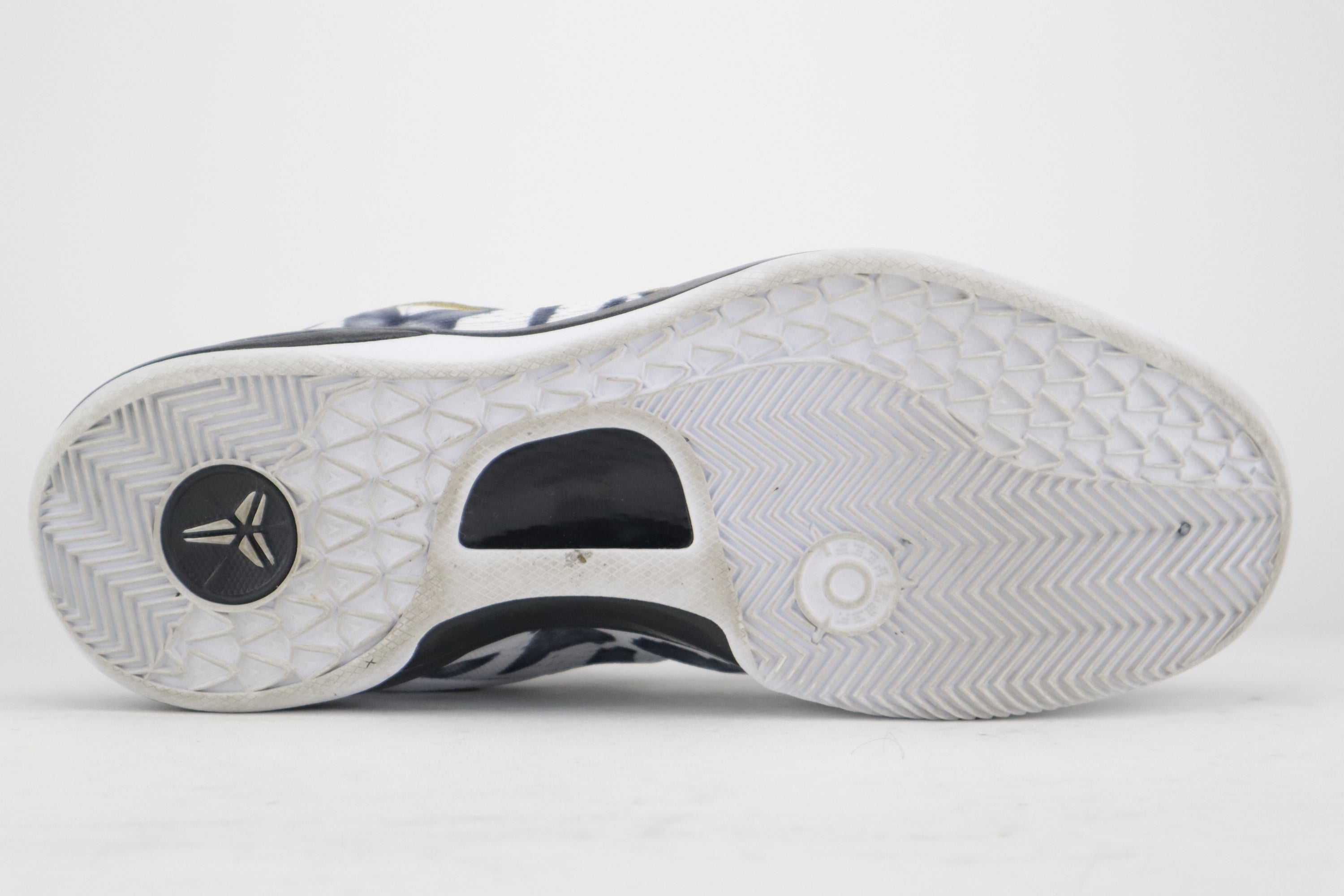 KOBE VIII PROTRO "GIGI"