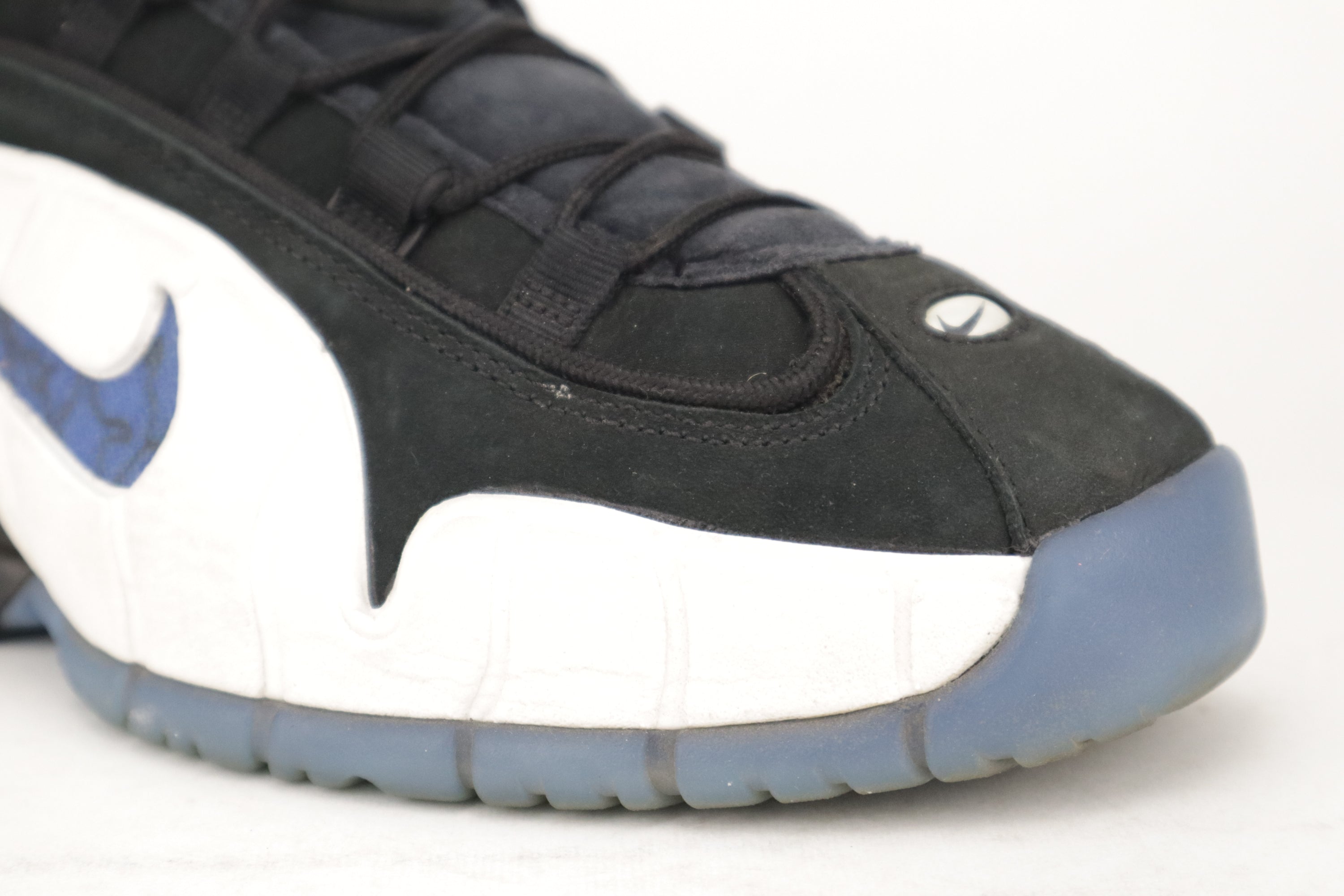 AIR MAX PENNY X SOCIAL STATUS