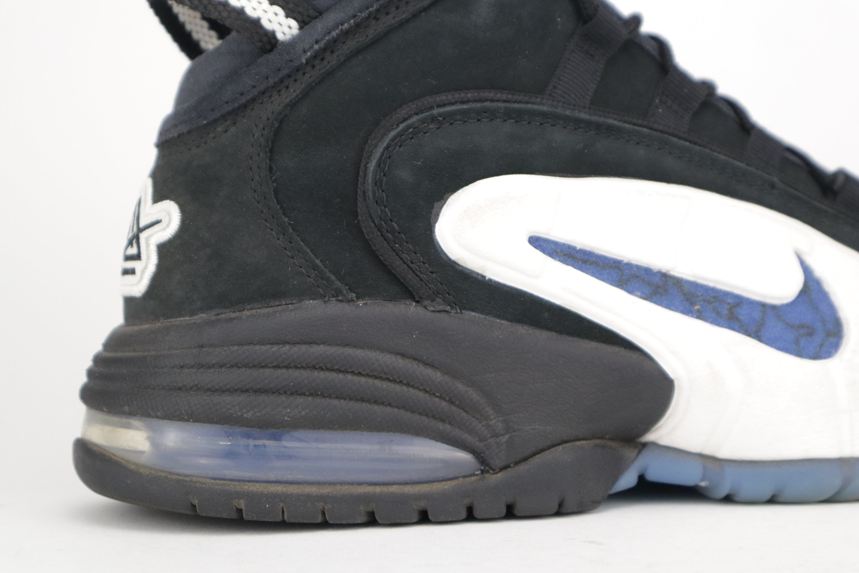 AIR MAX PENNY X SOCIAL STATUS