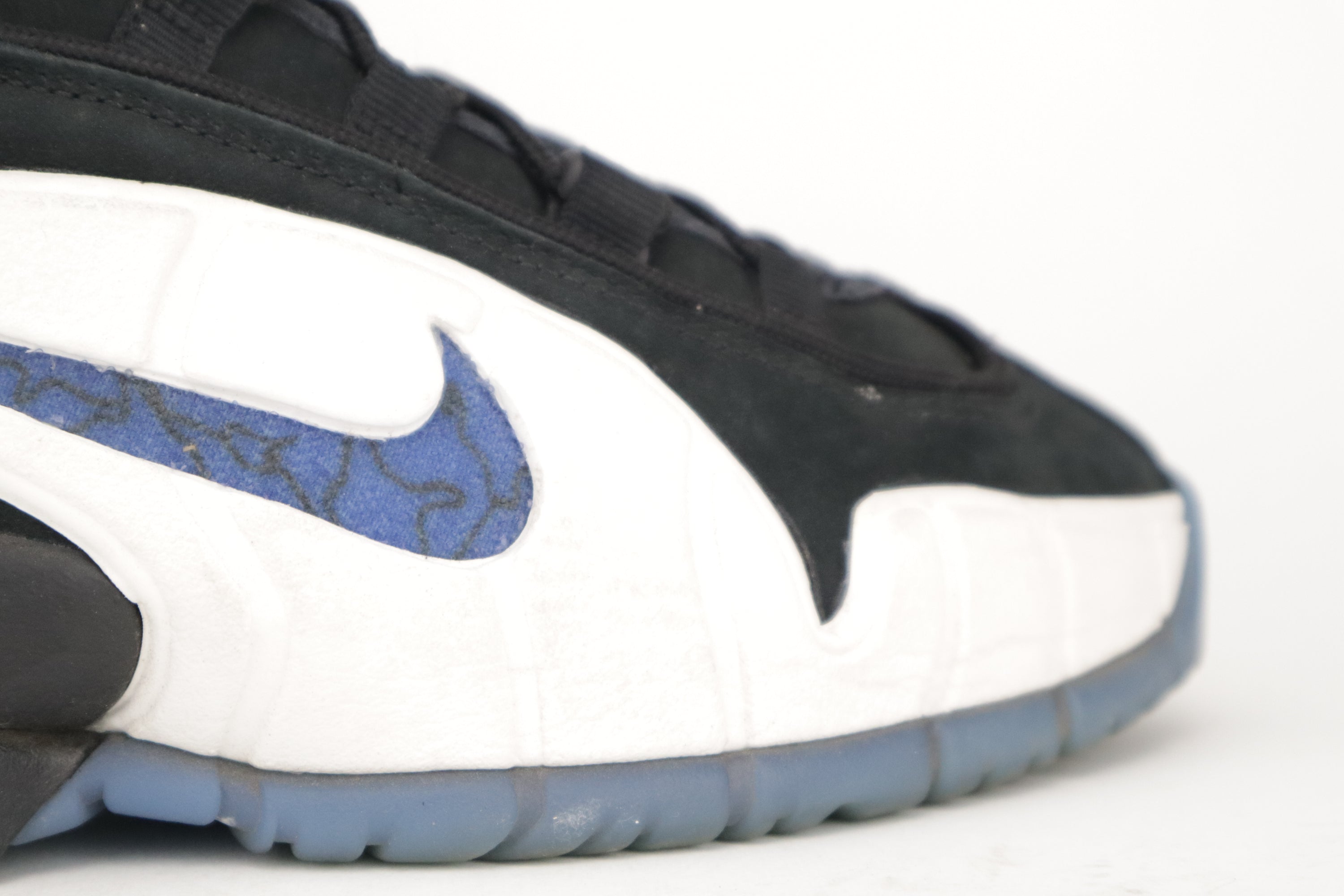 AIR MAX PENNY X SOCIAL STATUS