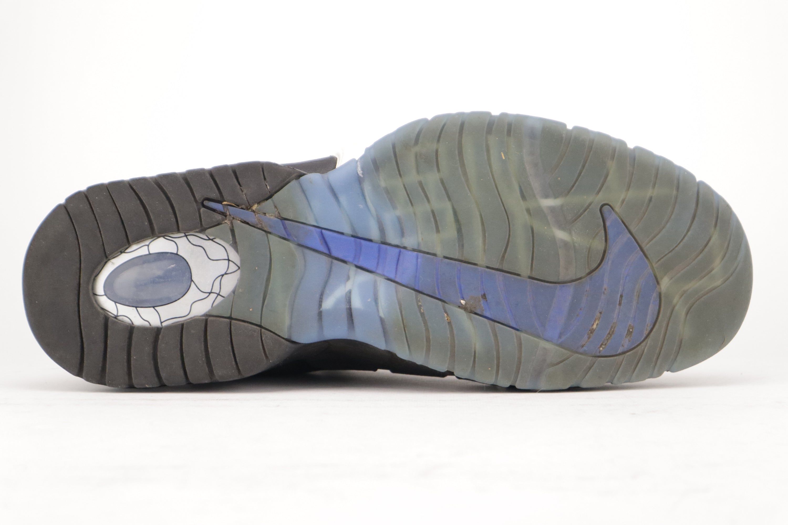 AIR MAX PENNY X SOCIAL STATUS