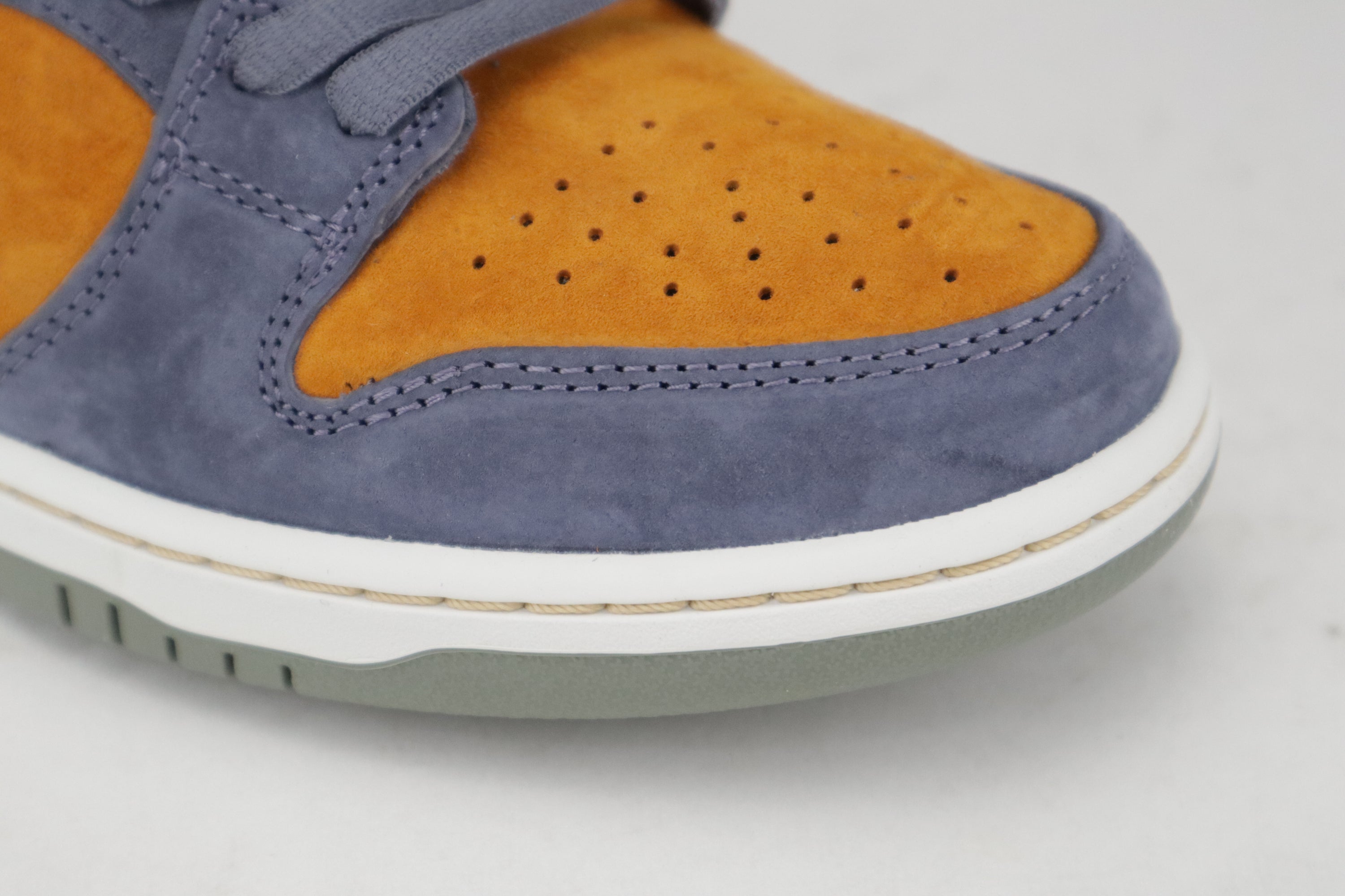 DUNK LOW PRO SB "CARBON SESAME"