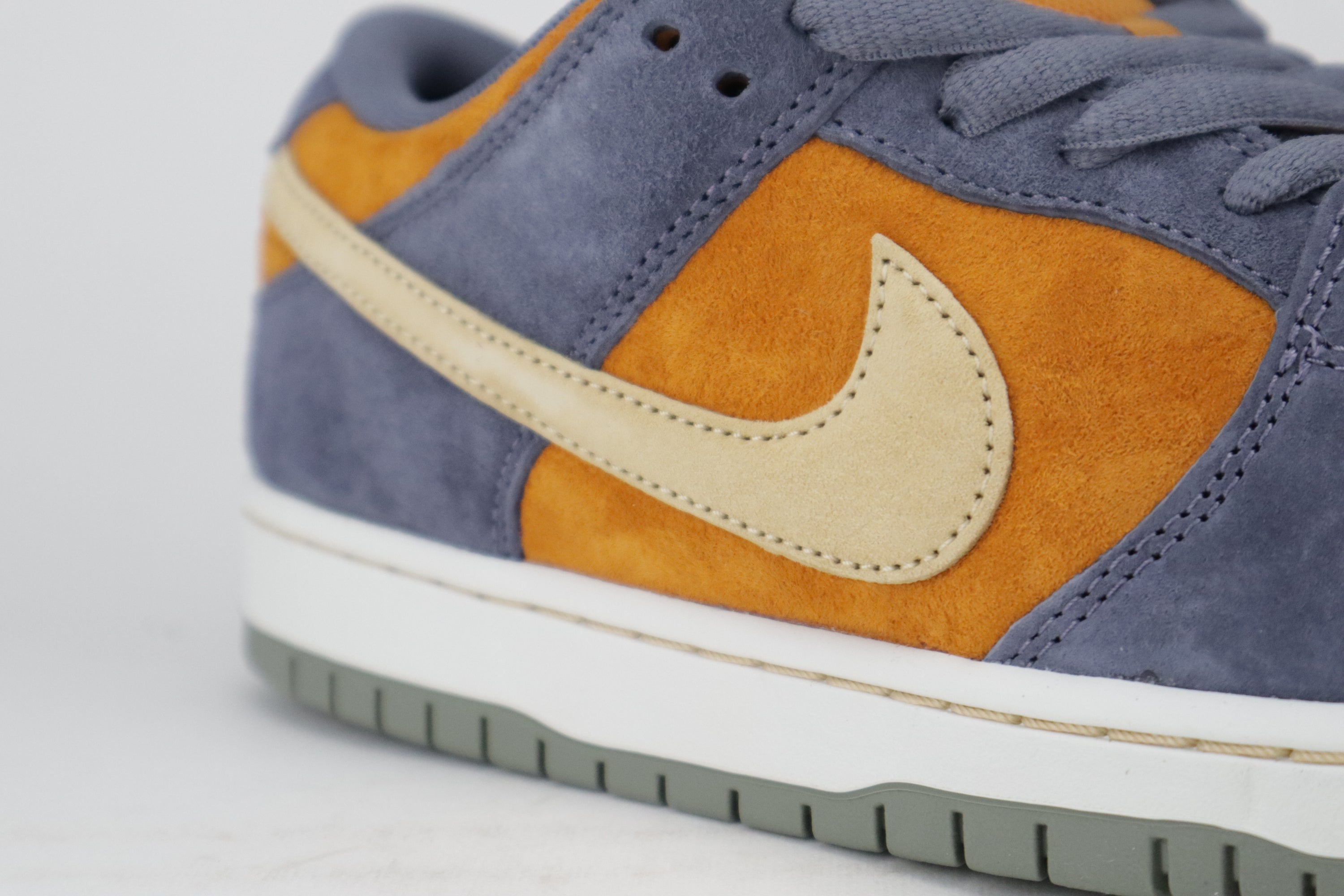 DUNK LOW PRO SB "CARBON SESAME"