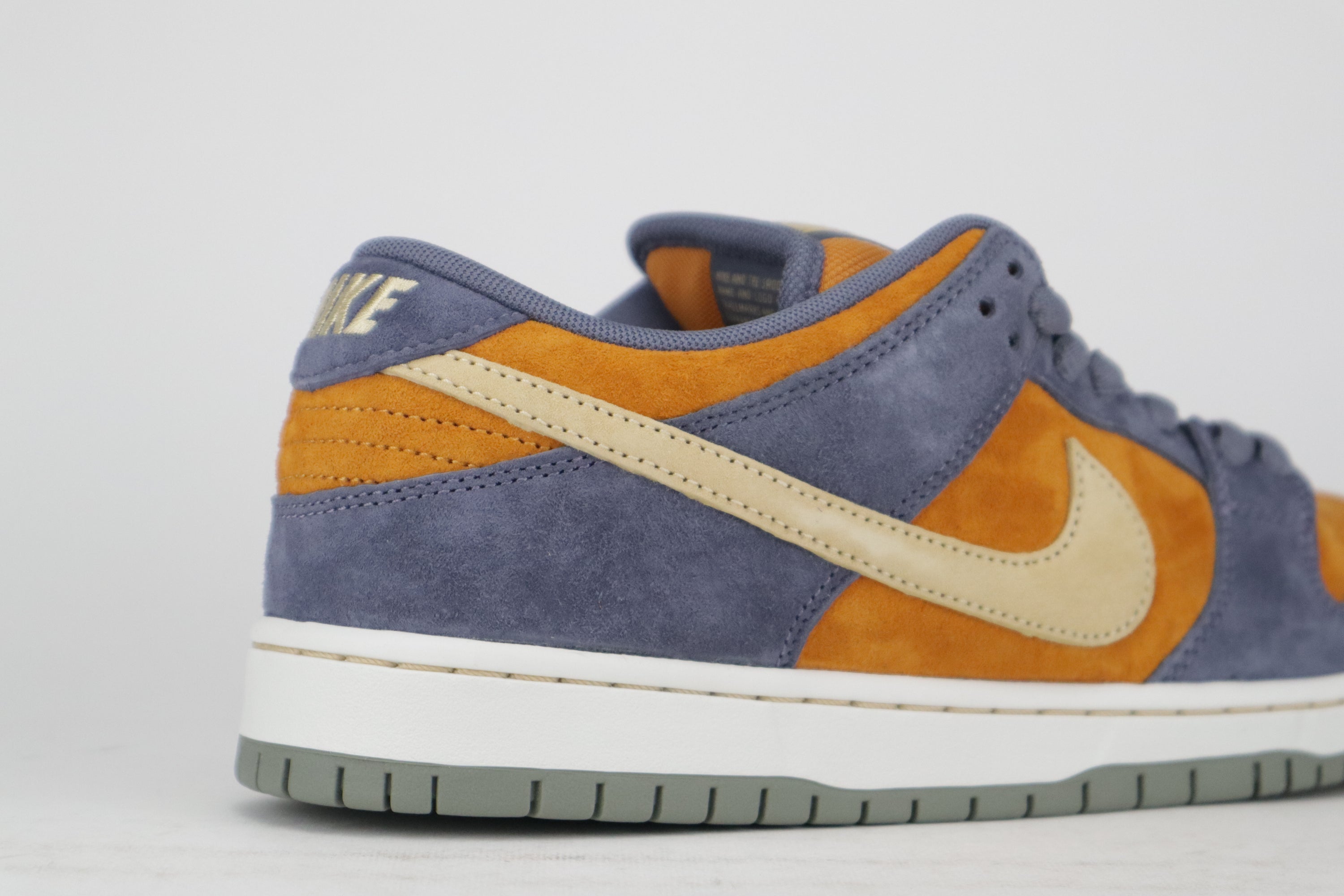 DUNK LOW PRO SB "CARBON SESAME"