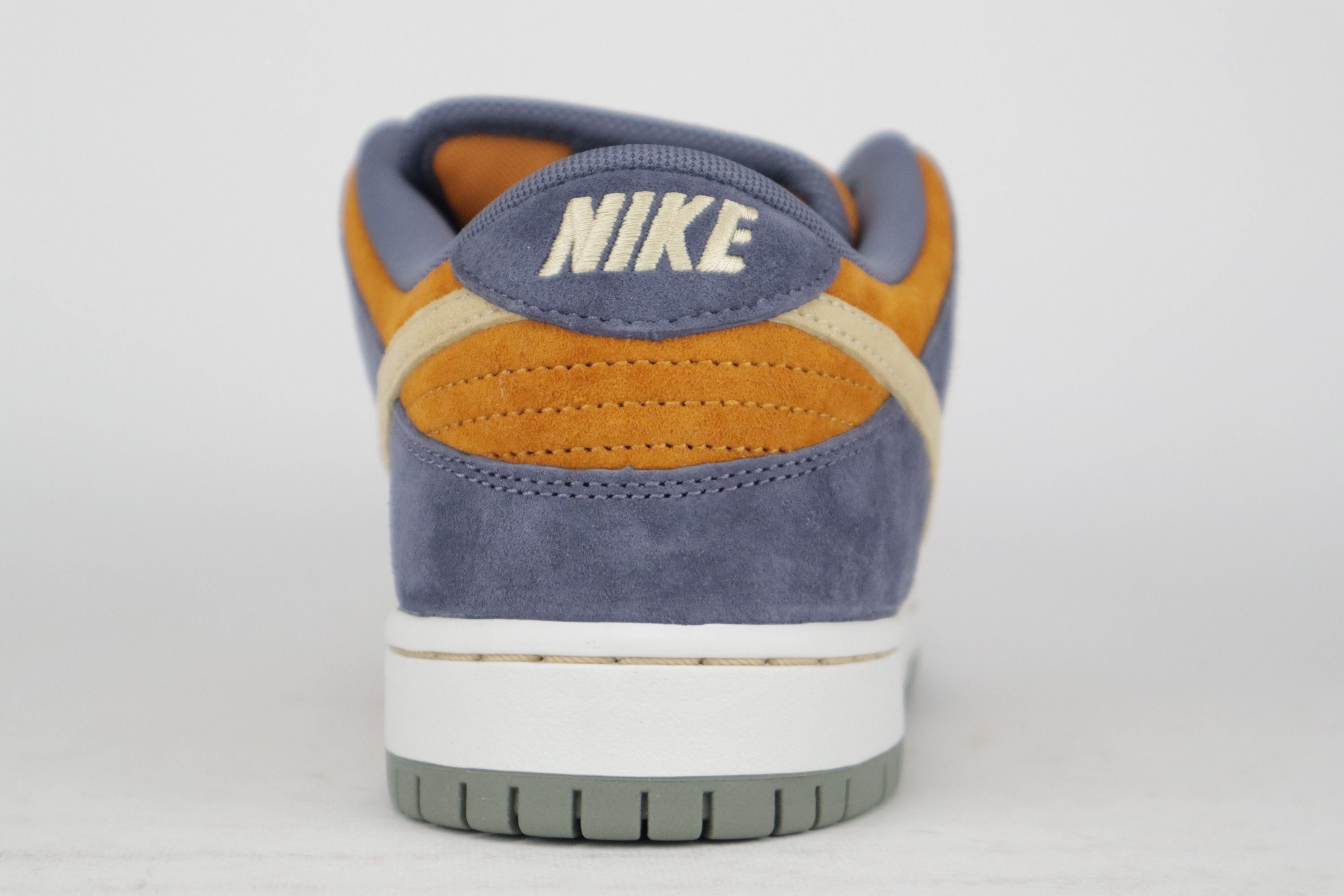 DUNK LOW PRO SB "CARBON SESAME"