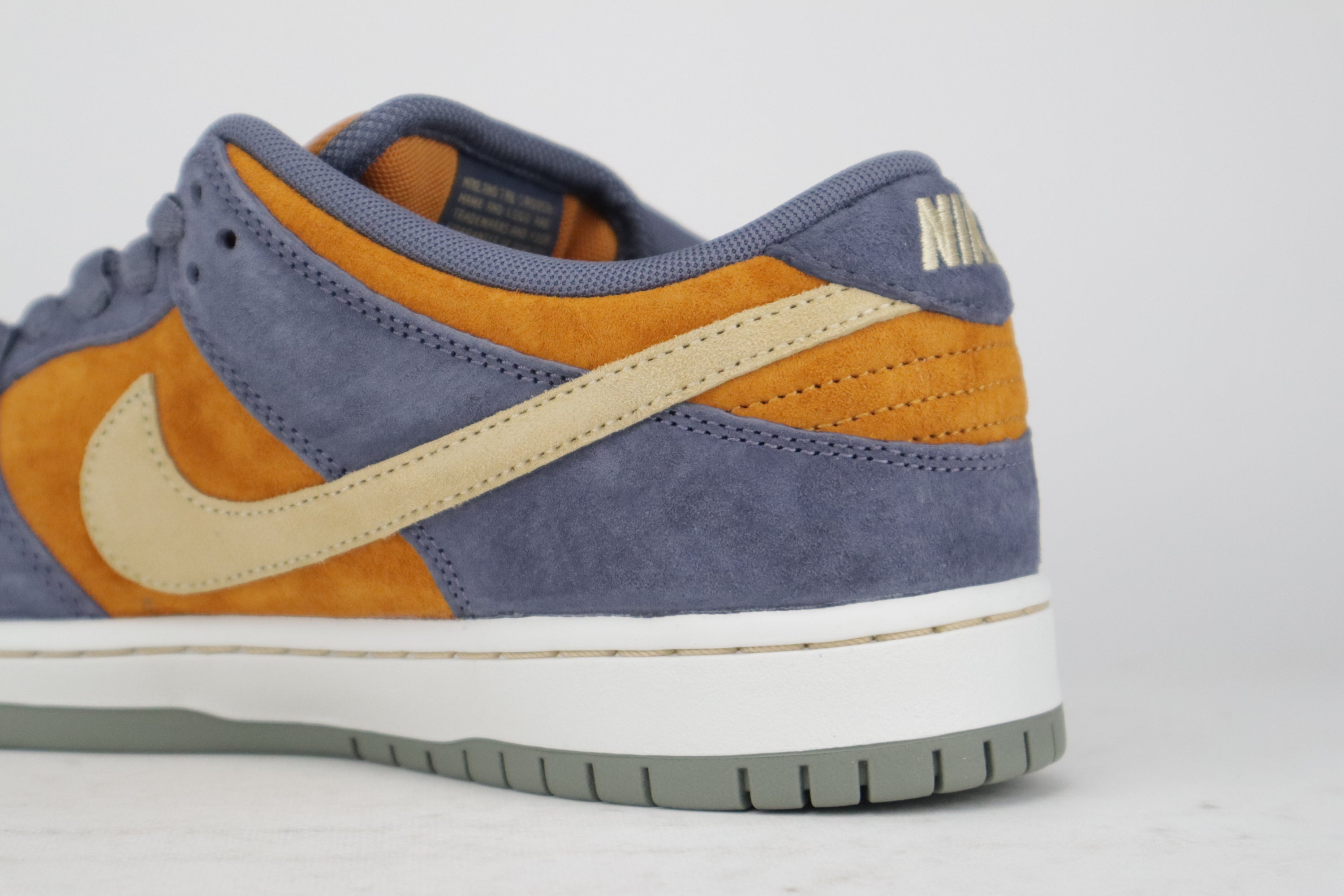 DUNK LOW PRO SB "CARBON SESAME"