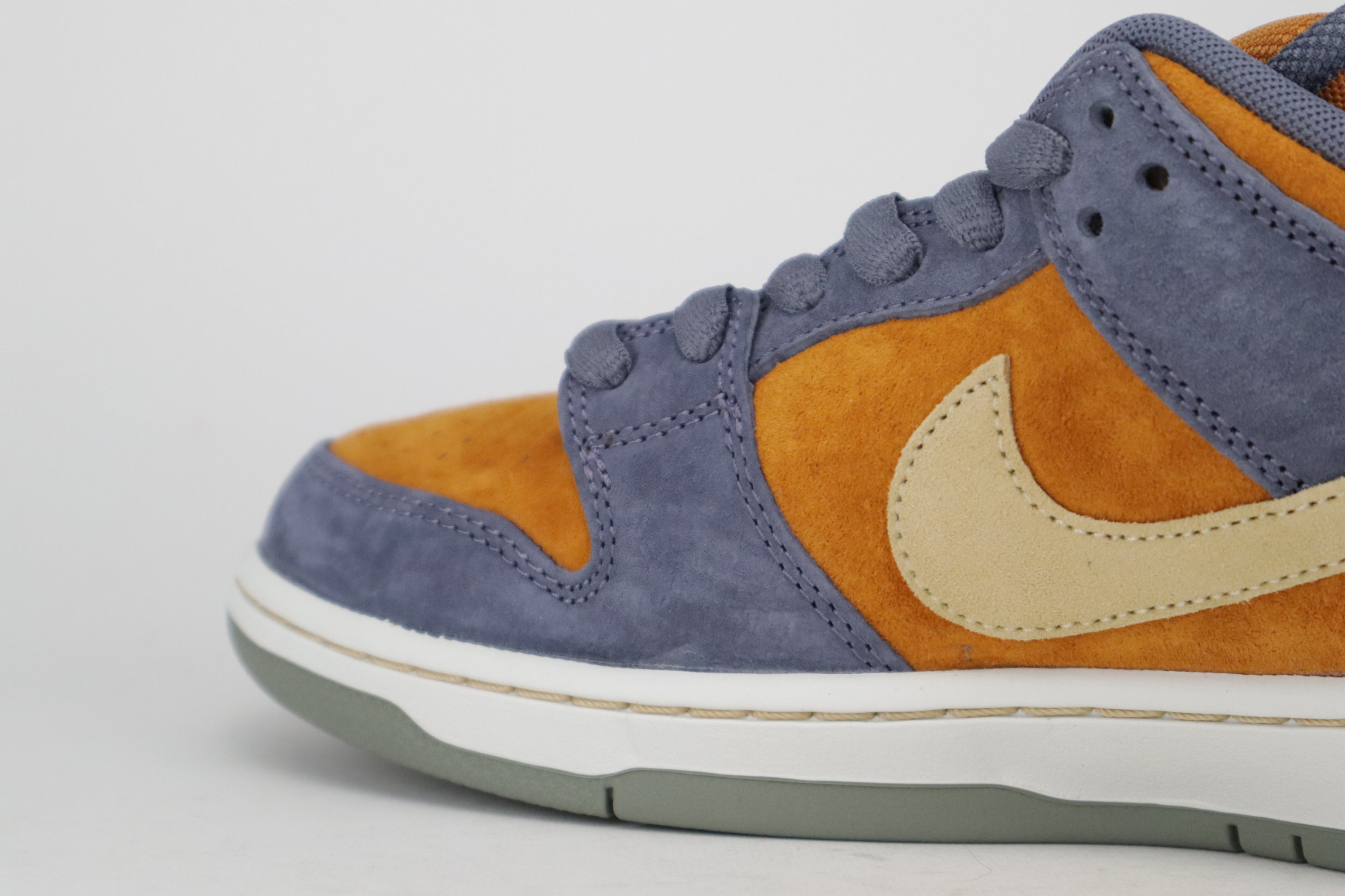 DUNK LOW PRO SB "CARBON SESAME"