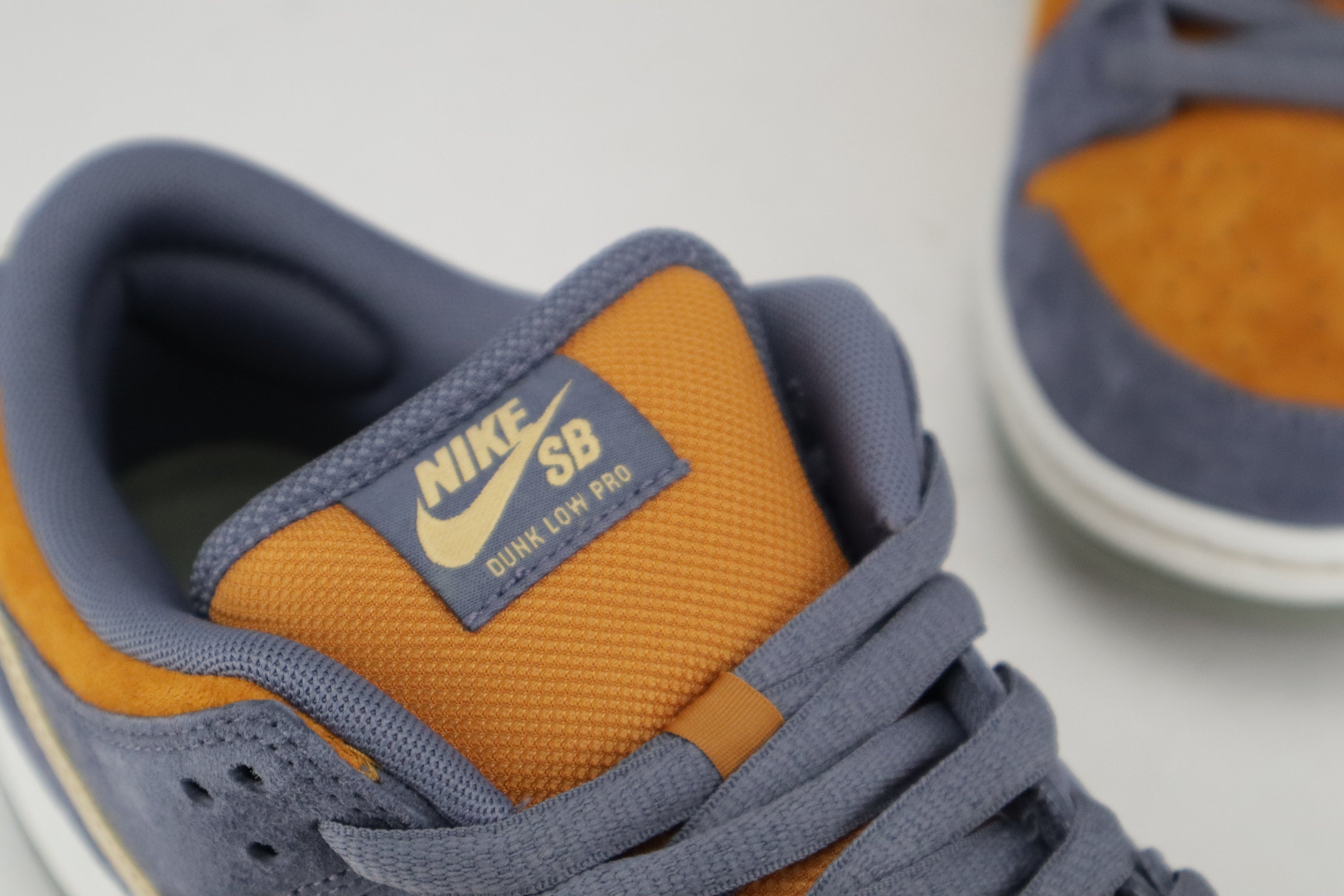 DUNK LOW PRO SB "CARBON SESAME"