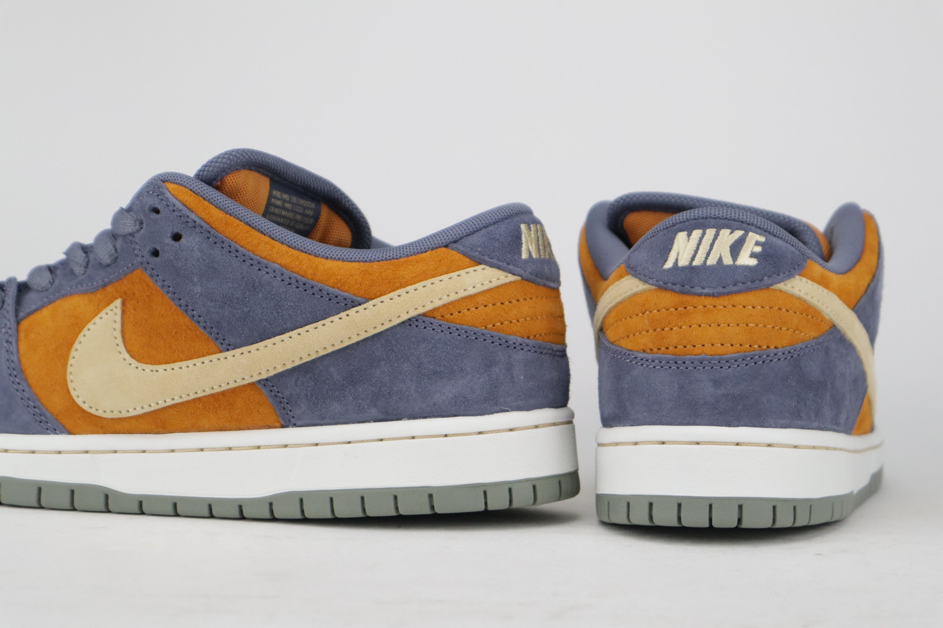 DUNK LOW PRO SB "CARBON SESAME"