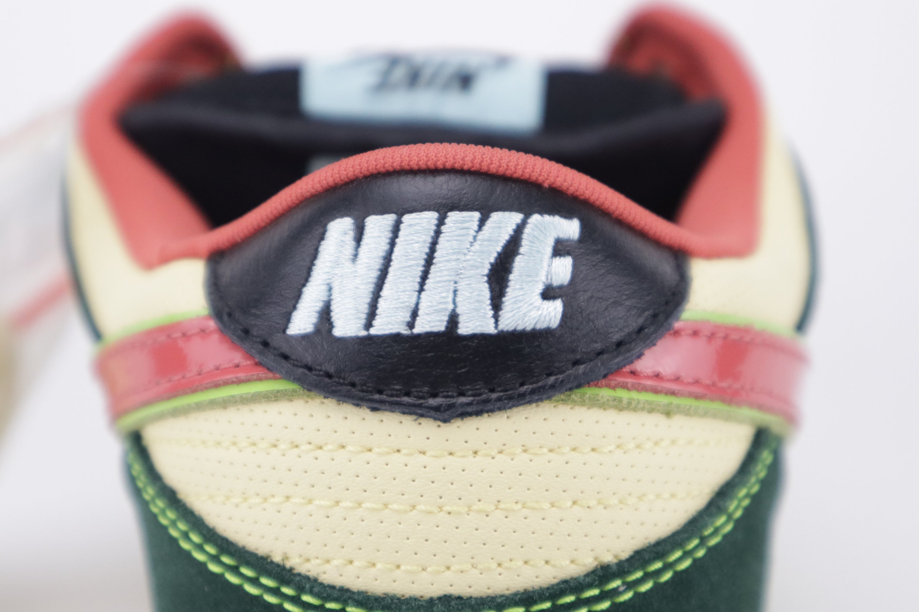 DUNK LOW PREMIUM SB "MOSQUITTO"