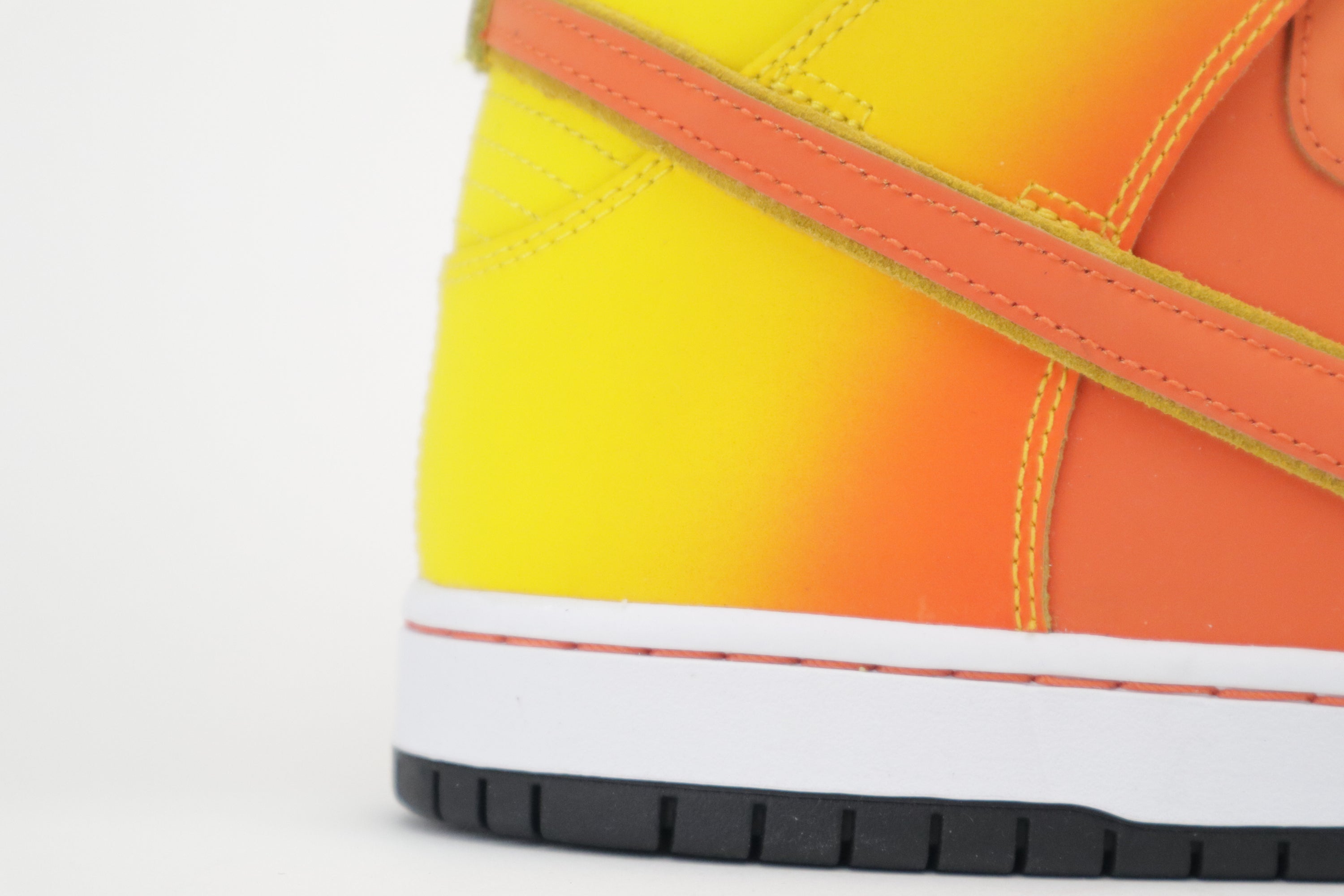 DUNK HIGH PRO SB "SWEET TOOTH"