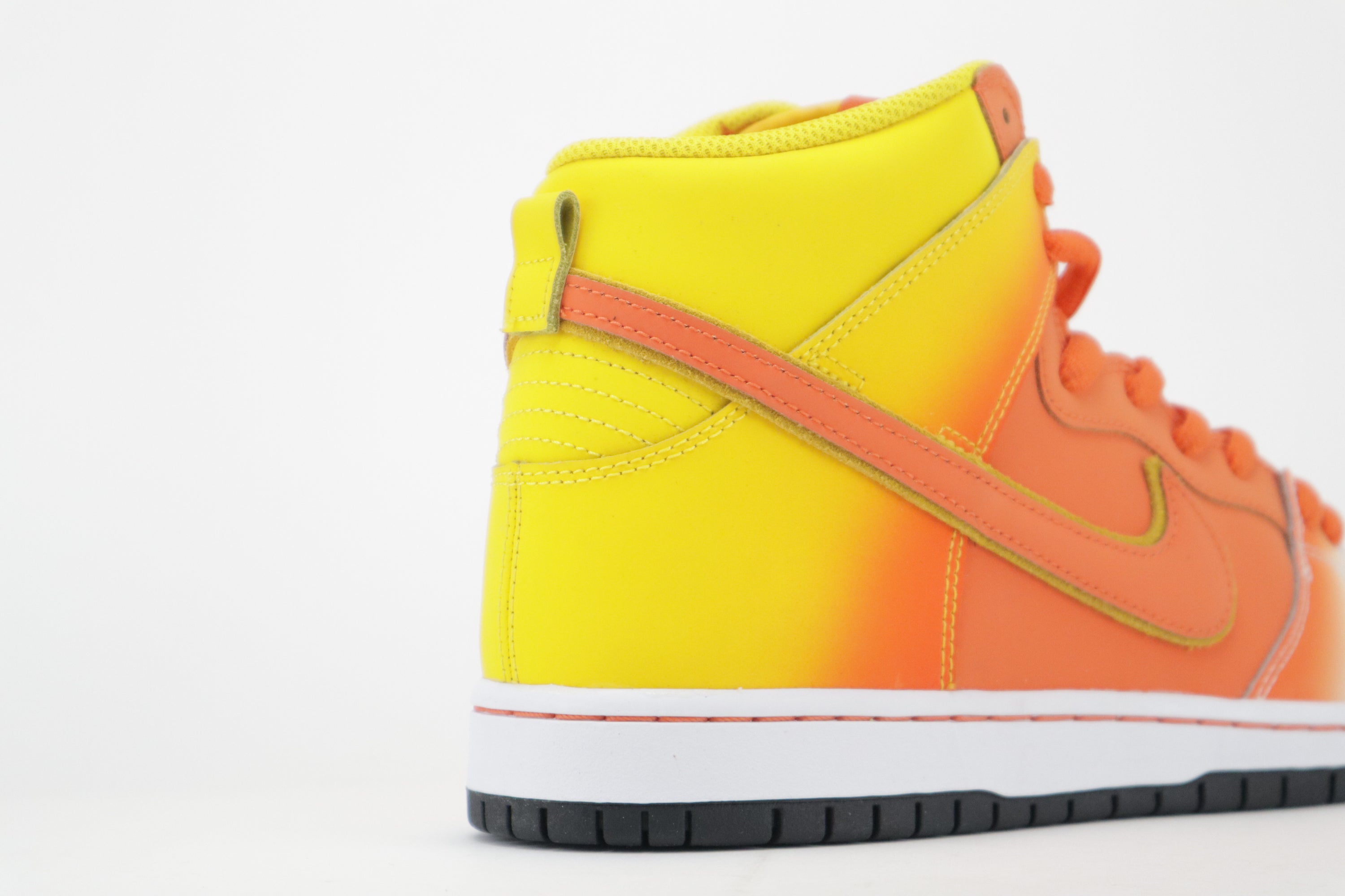 DUNK HIGH PRO SB "SWEET TOOTH"