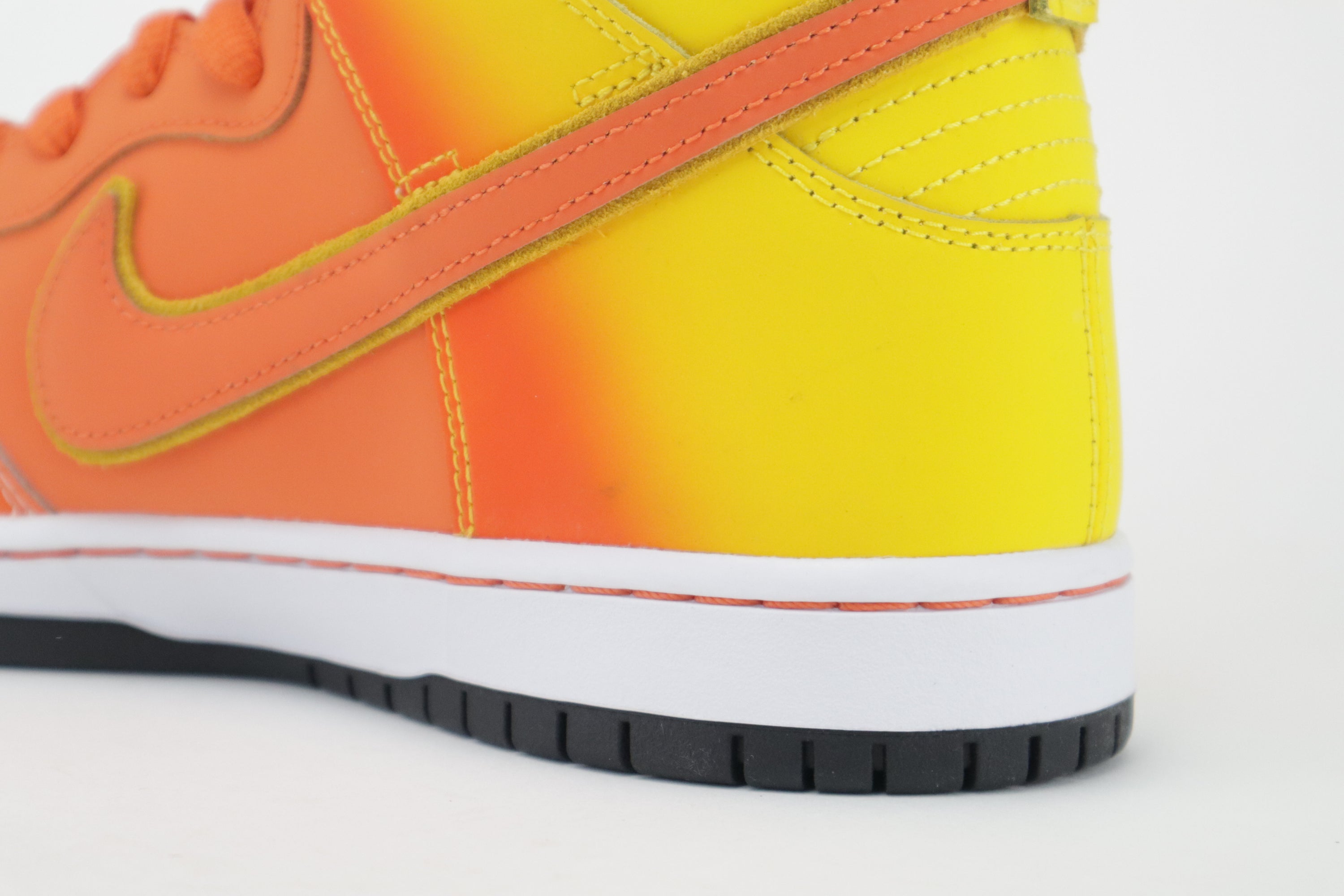 DUNK HIGH PRO SB "SWEET TOOTH"