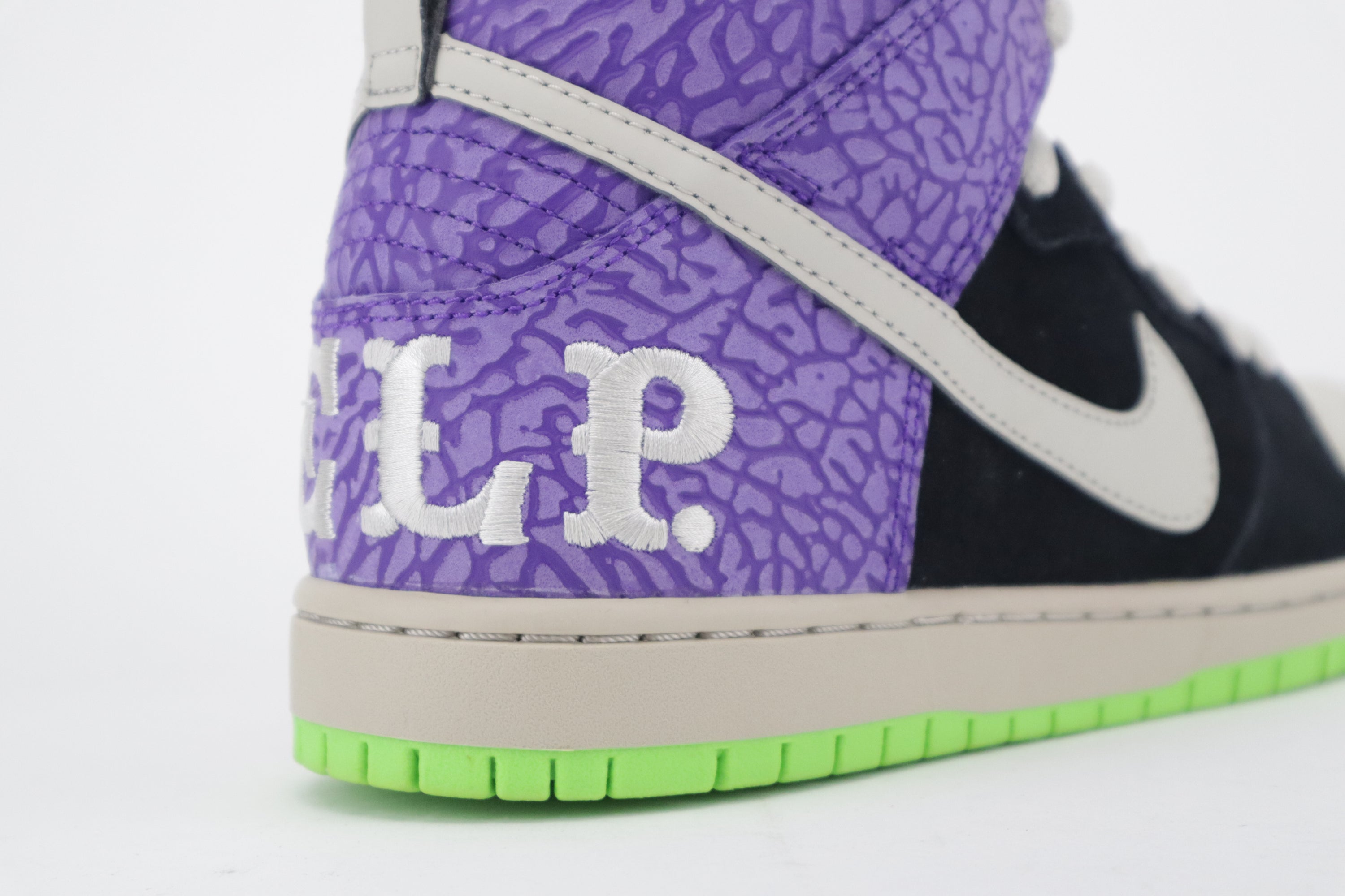 DUNK HIGH PREMIUM SB "SEND HELP 2"