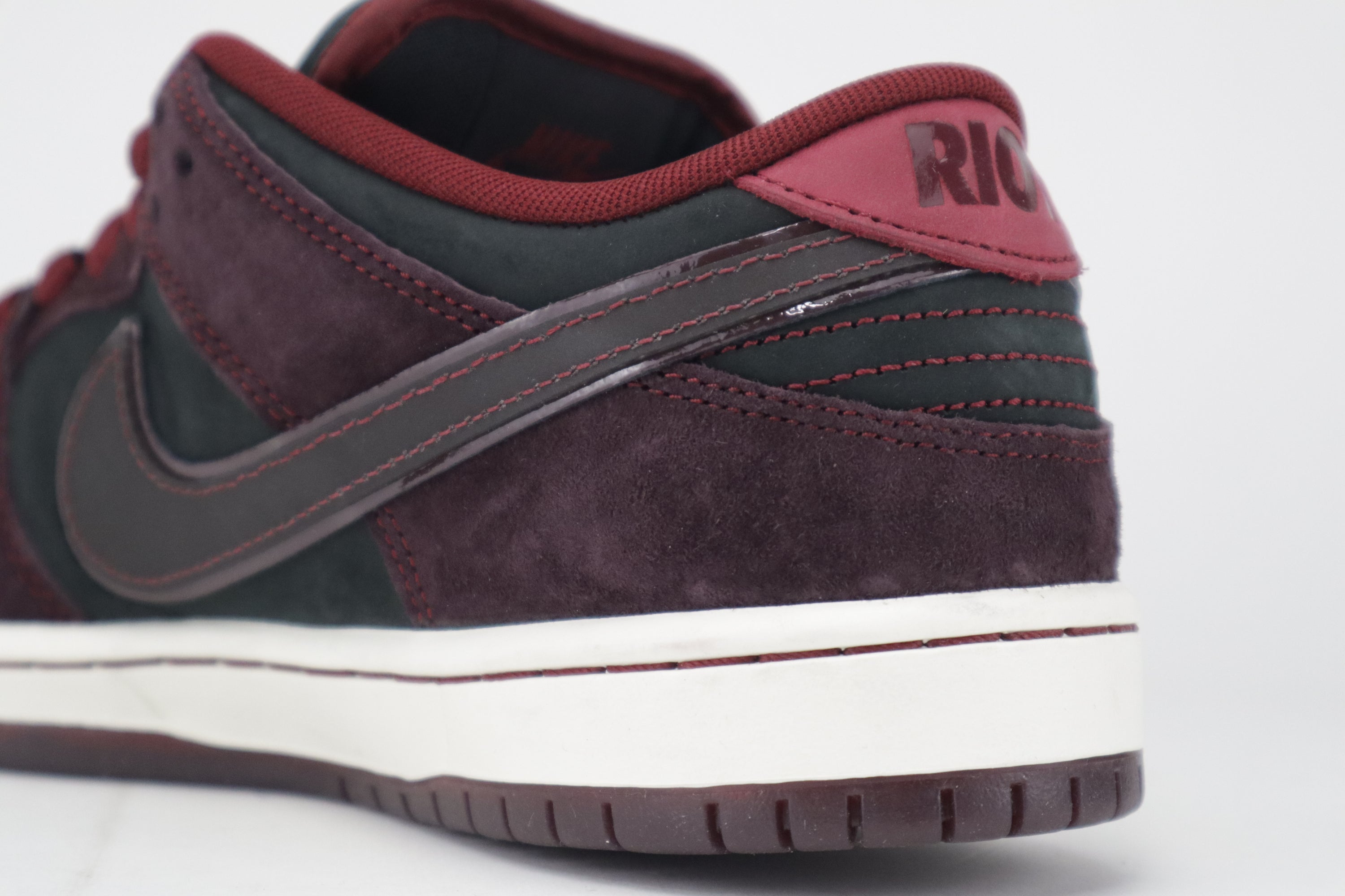 DUNK LOW PRO QS "RIOT SKATESHOP"