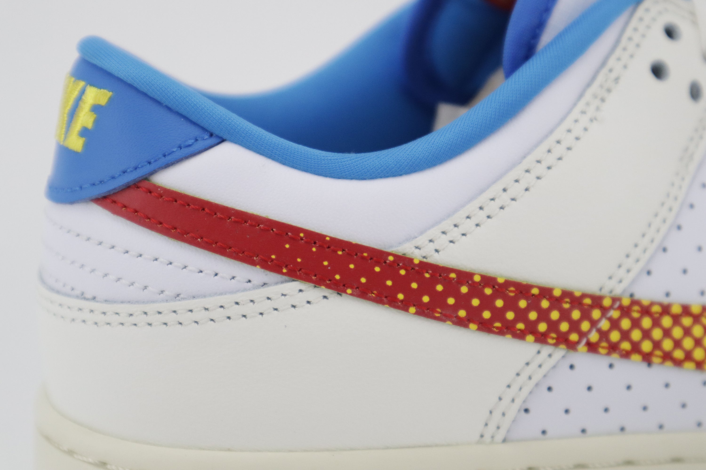 DUNK LOW RETERO SE "POP ART COMIC BOOK"