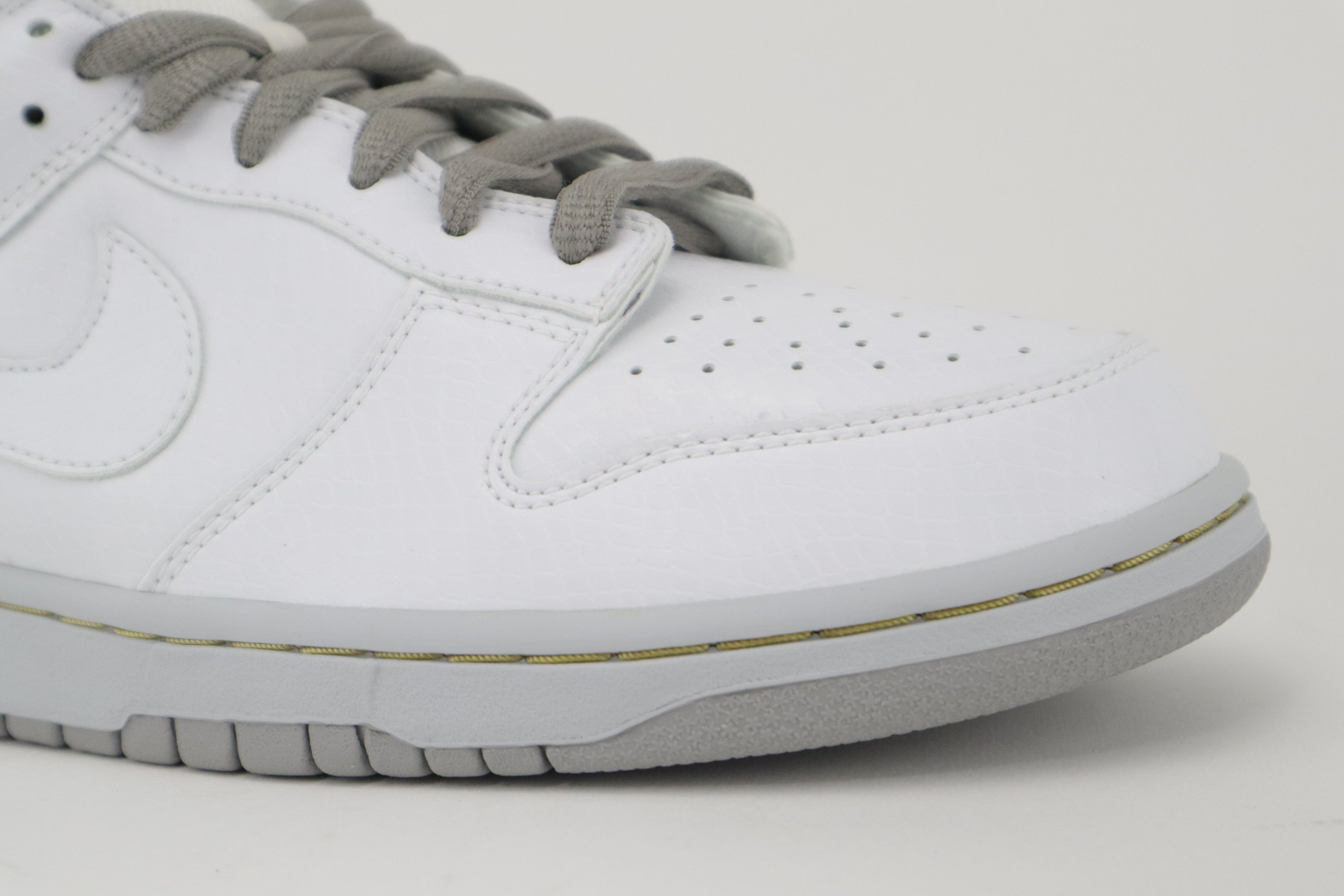 DUNK LOW PREMIUM SB "MEDICOM 4"