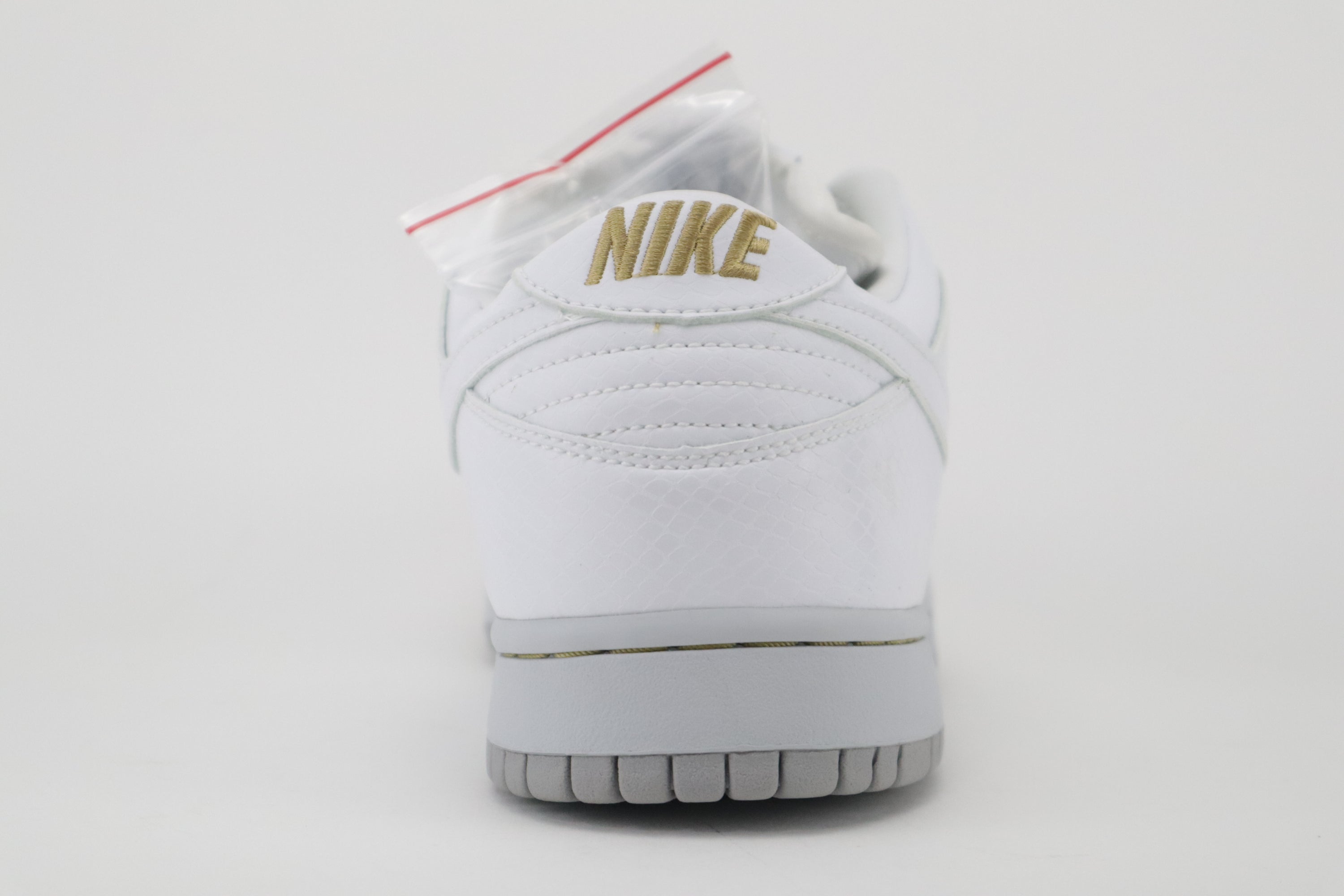 DUNK LOW PREMIUM SB "MEDICOM 4"