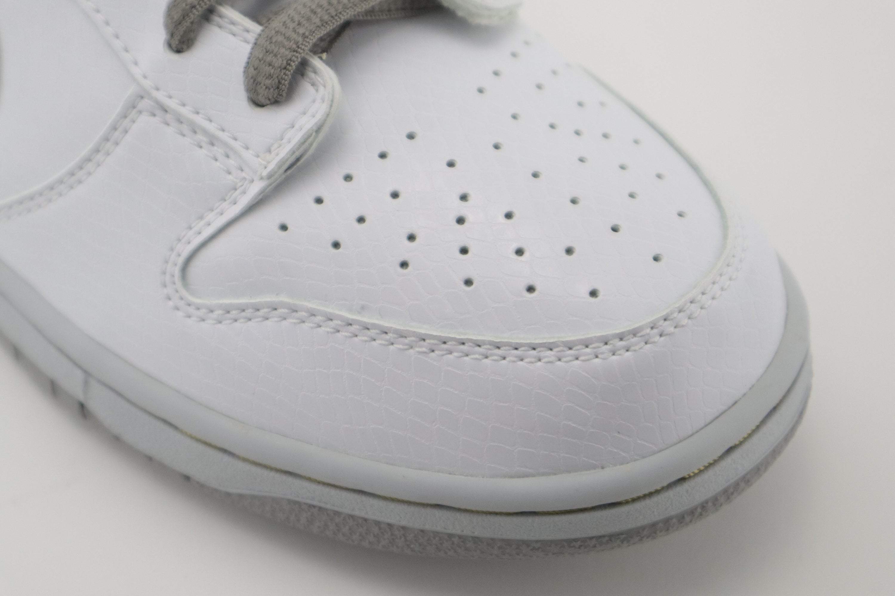 DUNK LOW PREMIUM SB "MEDICOM 4"