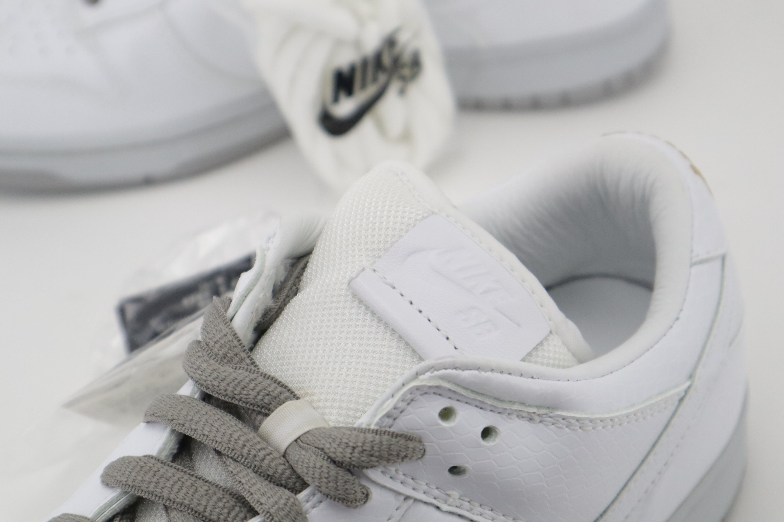 DUNK LOW PREMIUM SB "MEDICOM 4"