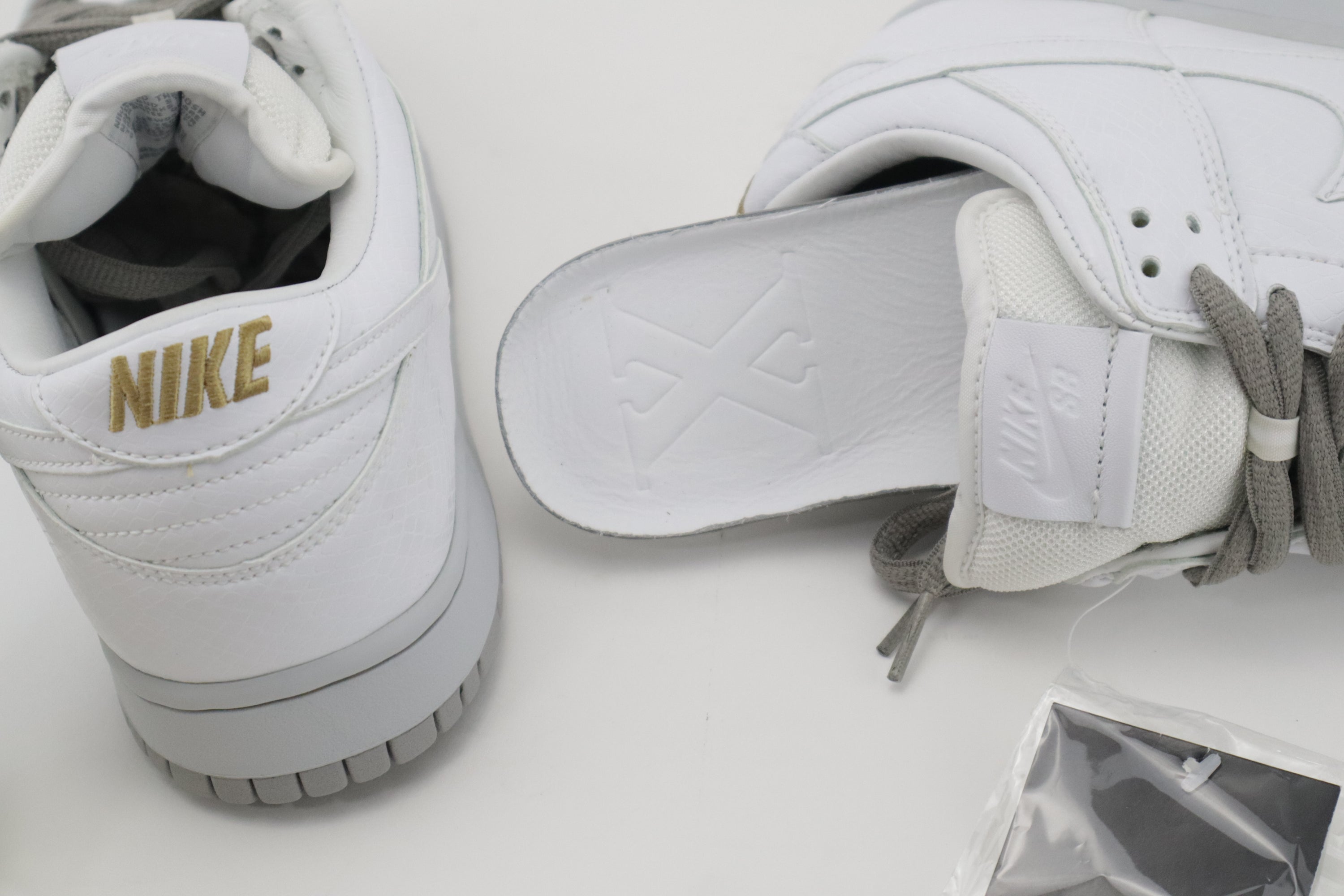 DUNK LOW PREMIUM SB "MEDICOM 4"