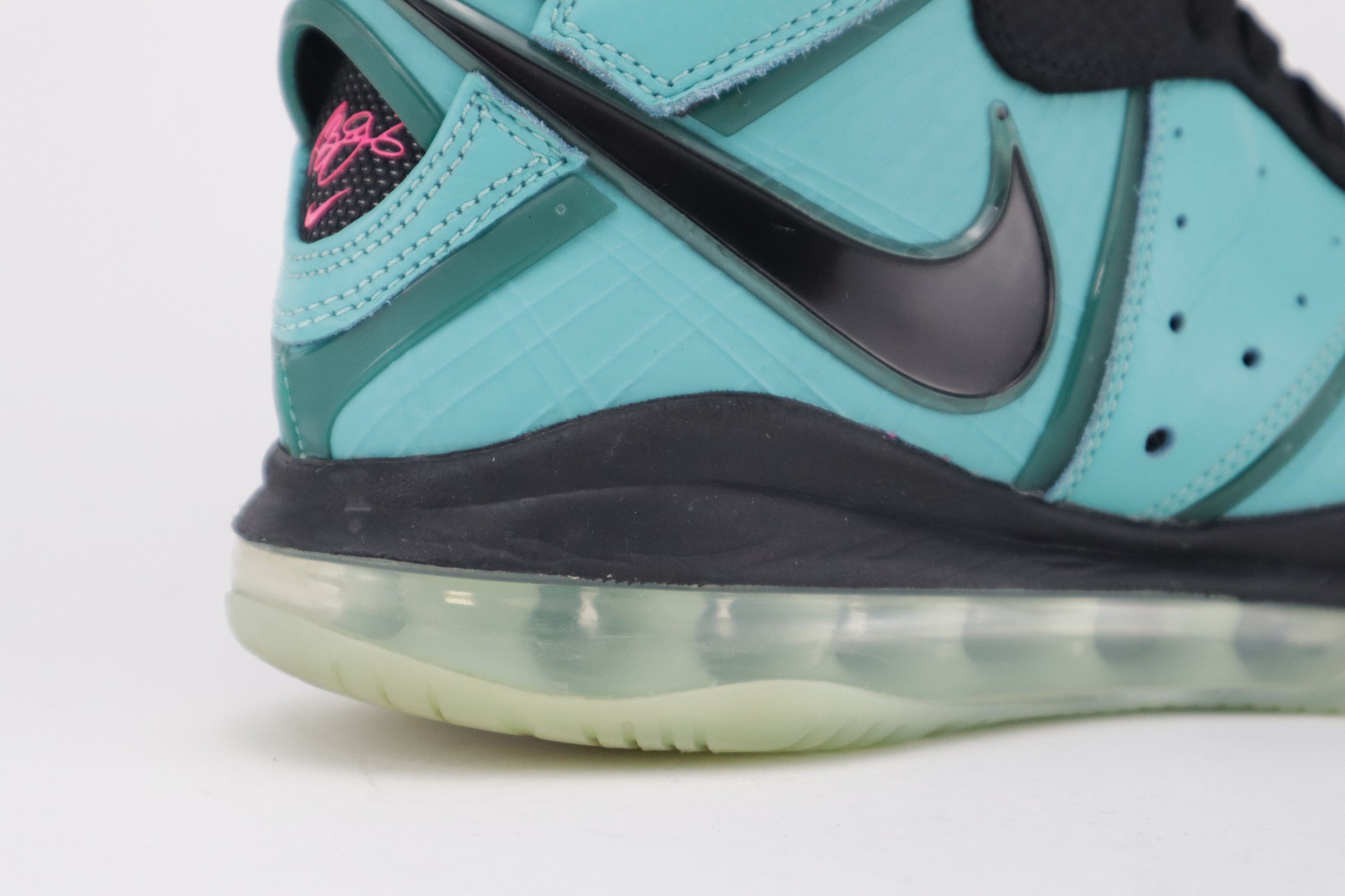 NIKE LEBRON 8 "SOUTH BEACH"