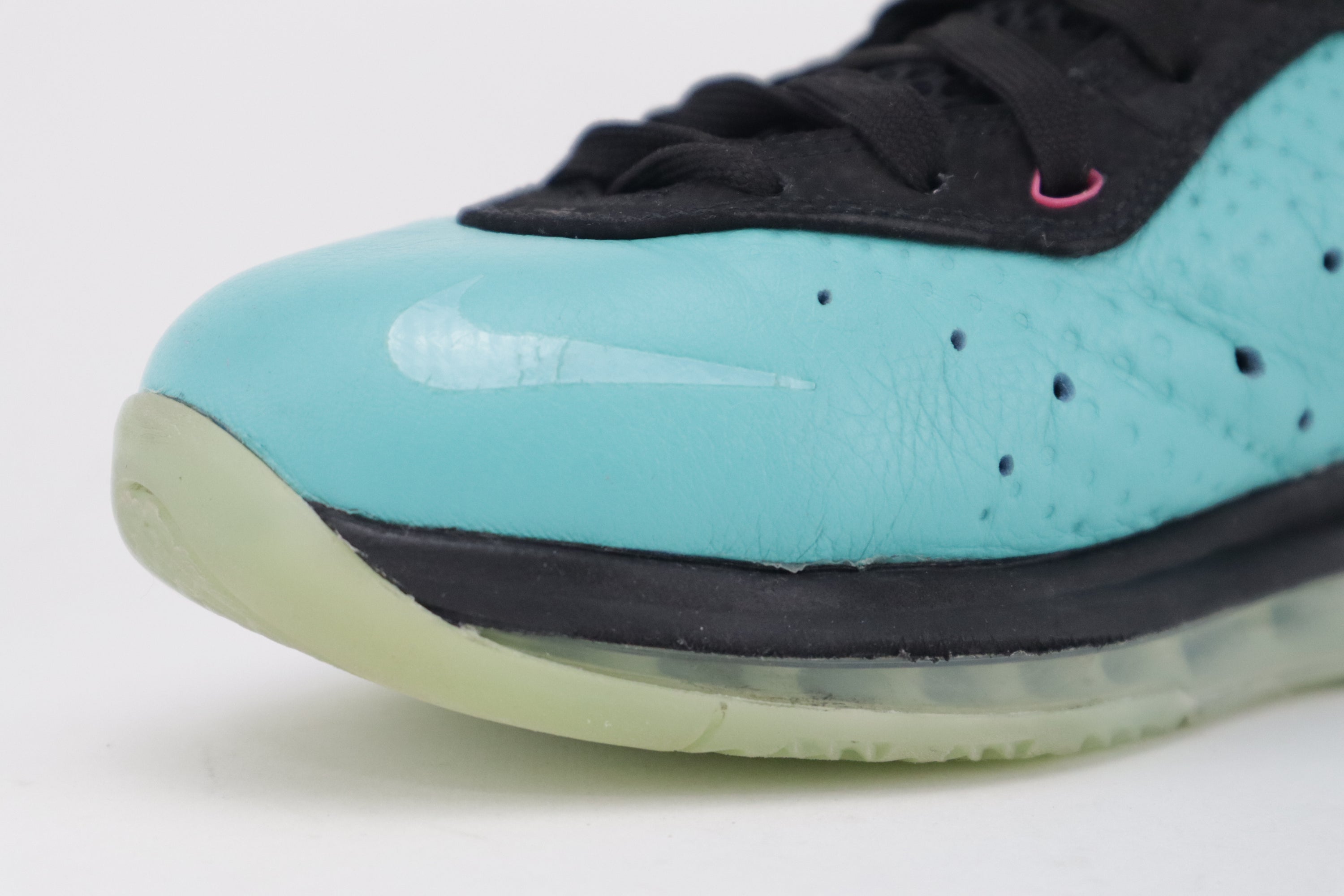 NIKE LEBRON 8 "SOUTH BEACH"