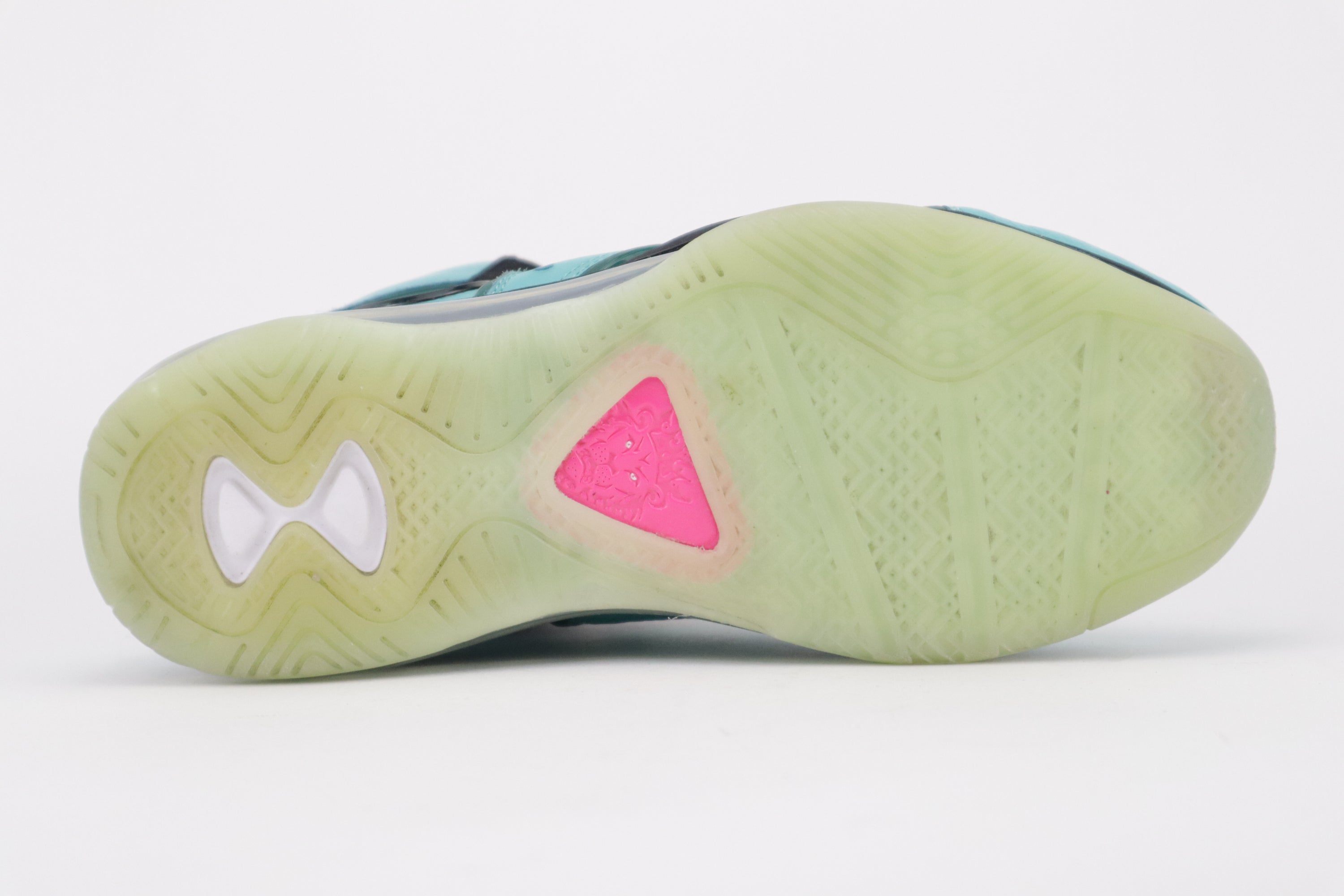 NIKE LEBRON 8 "SOUTH BEACH"